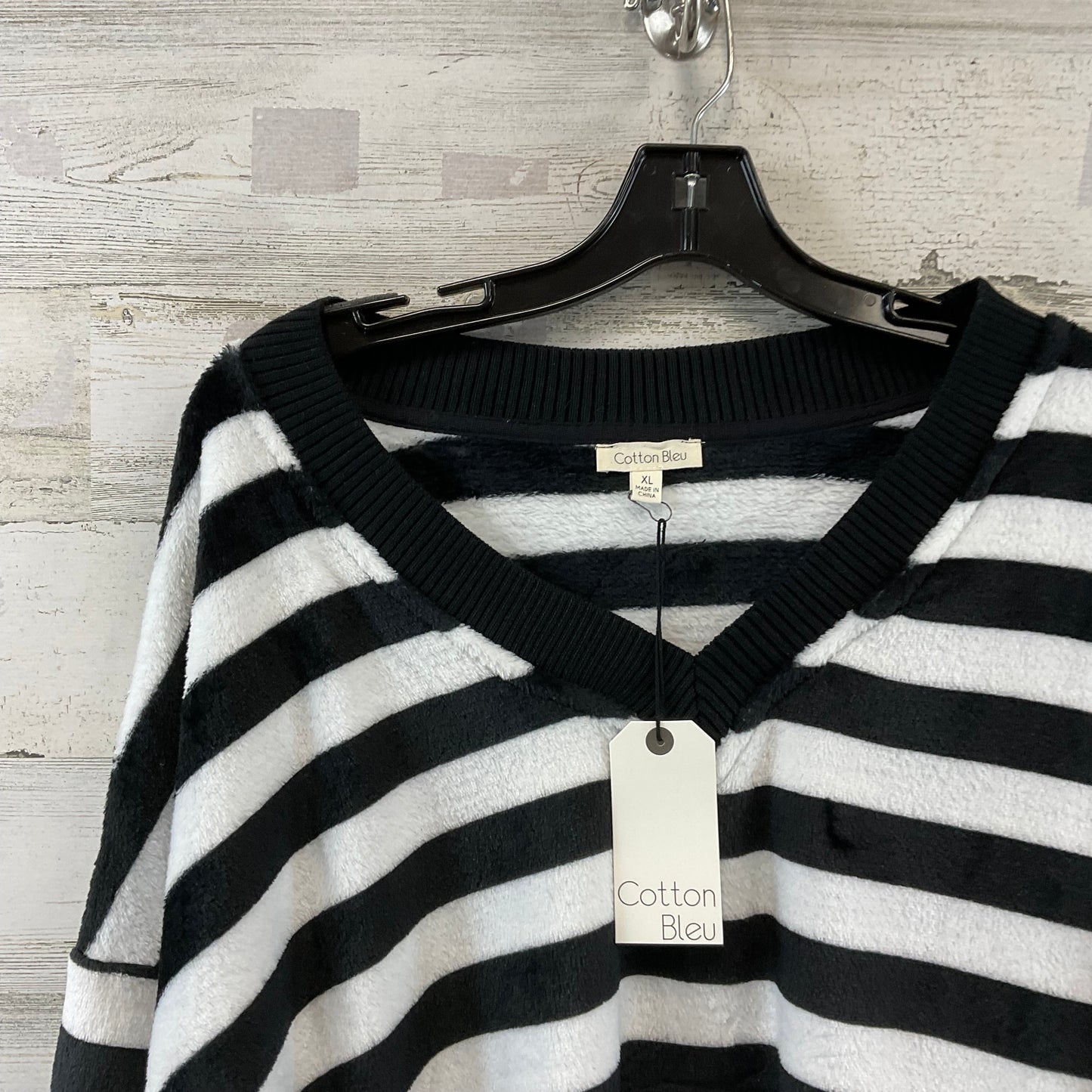 Top Long Sleeve By Cotton Bleu In Black, Size: Xl