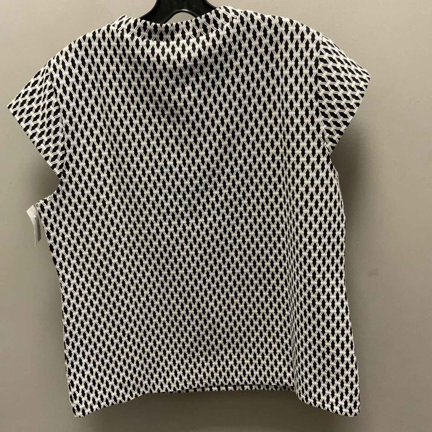 Top Short Sleeve By Ann Taylor In Black & White, Size: Xlp