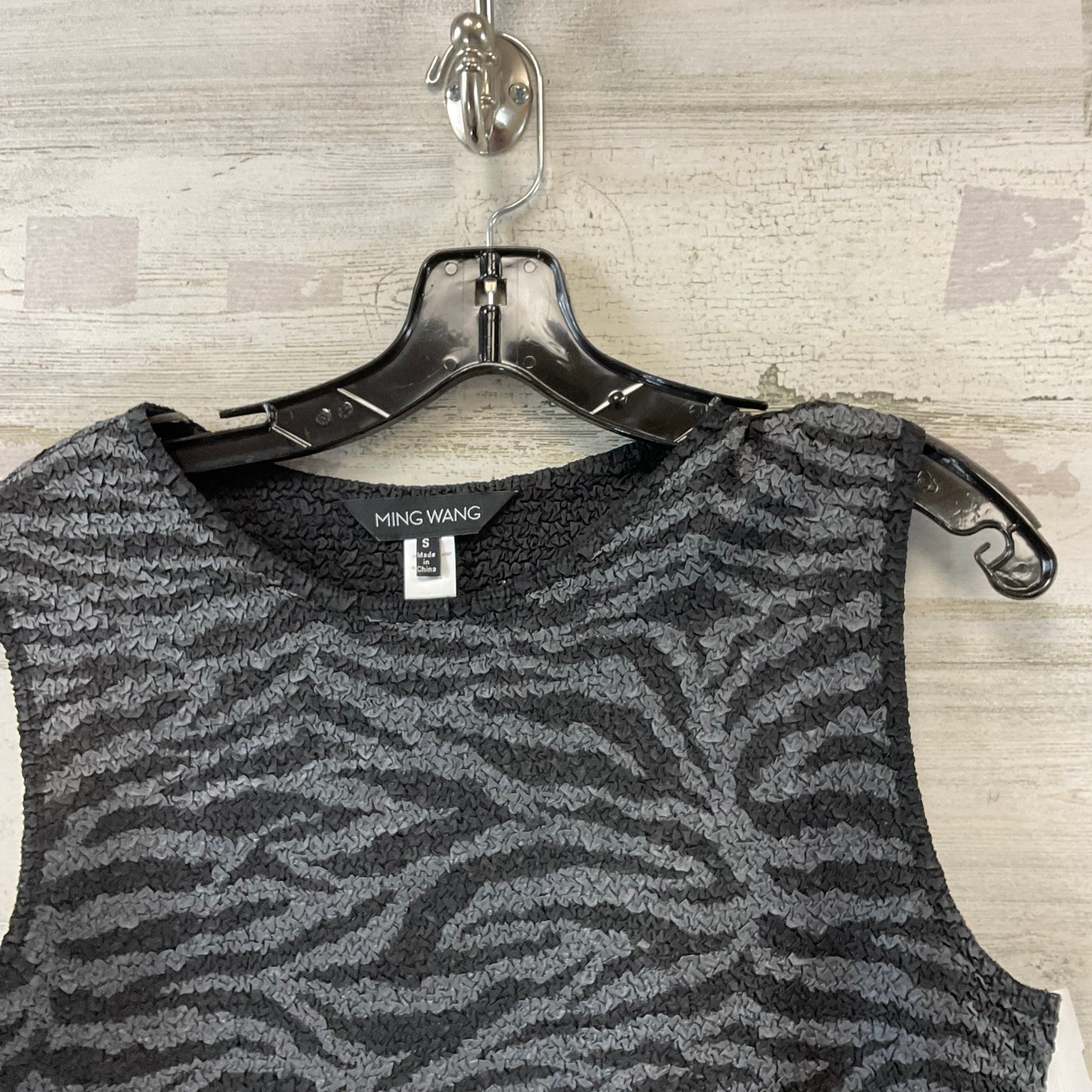 Top Sleeveless By Ming Wang In Black & Grey, Size: S