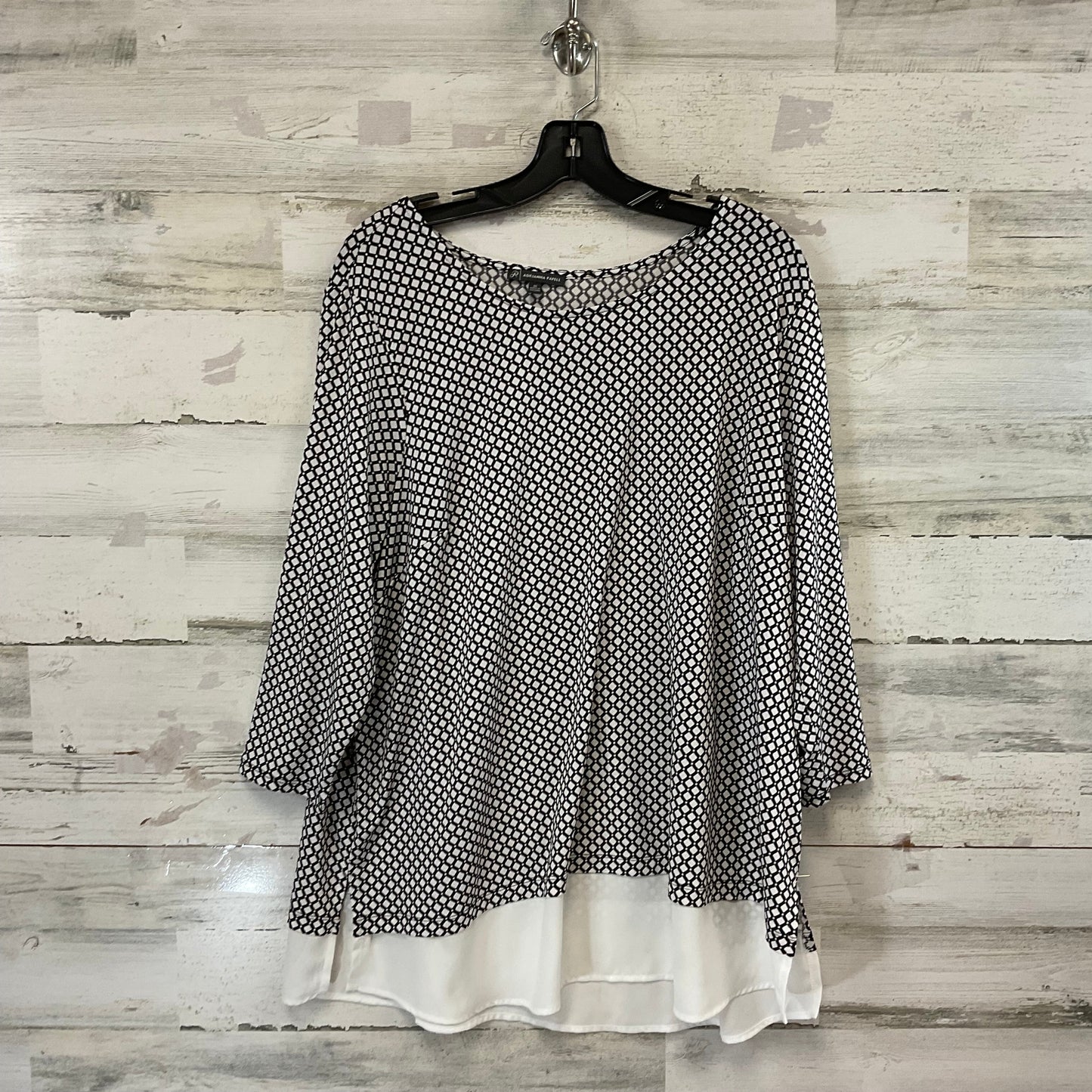 Top 3/4 Sleeve By Adrianna Papell In Black & White, Size: 2x