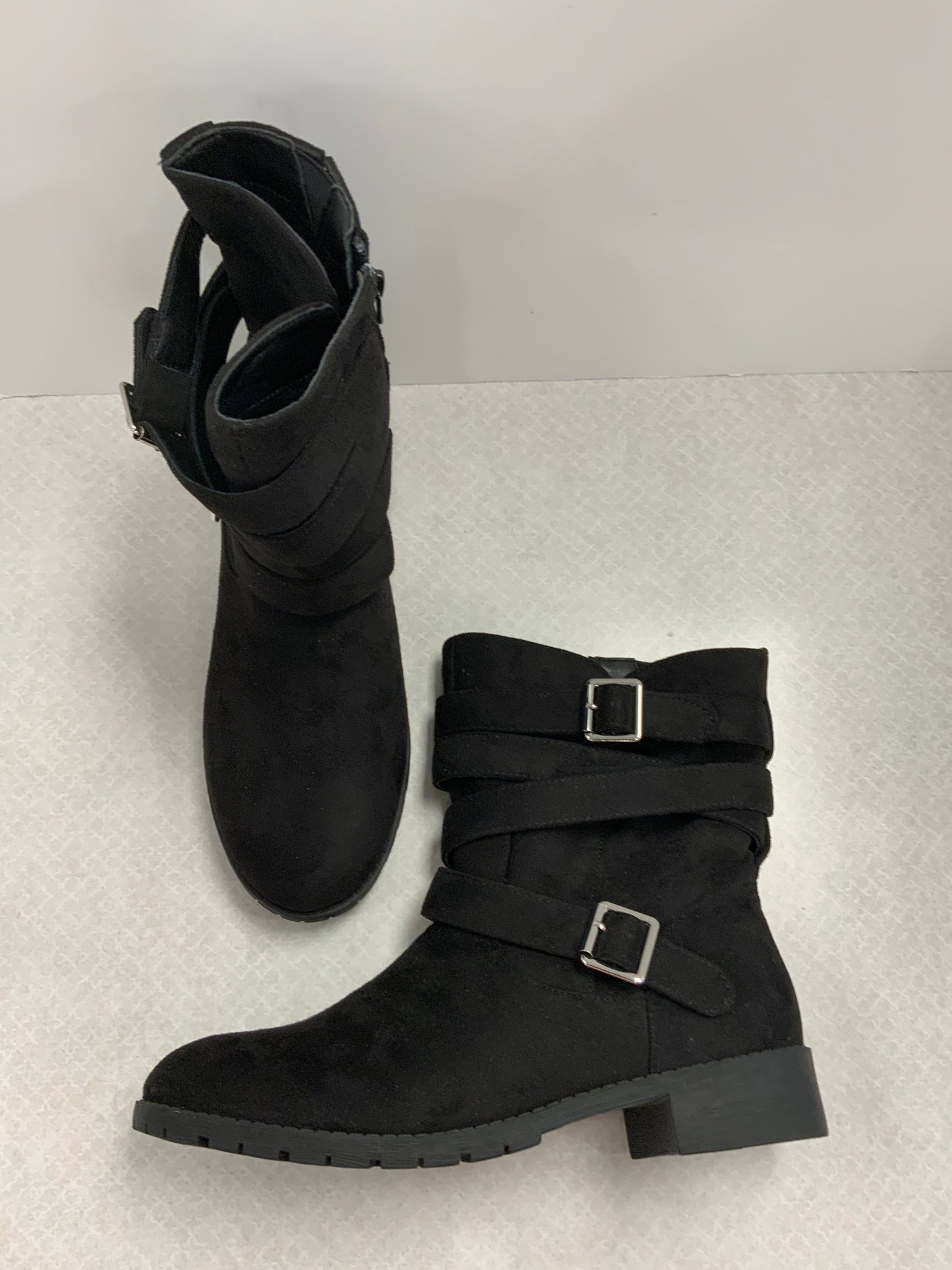 Boots Ankle Flats By Comfortview In Black, Size: 11