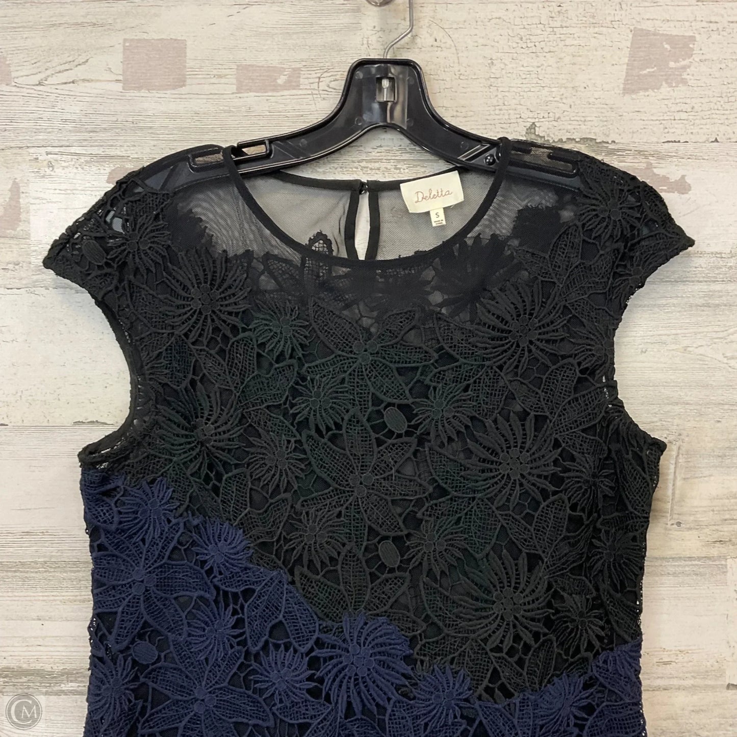 Blouse Sleeveless By Deletta In Black & Blue, Size: S