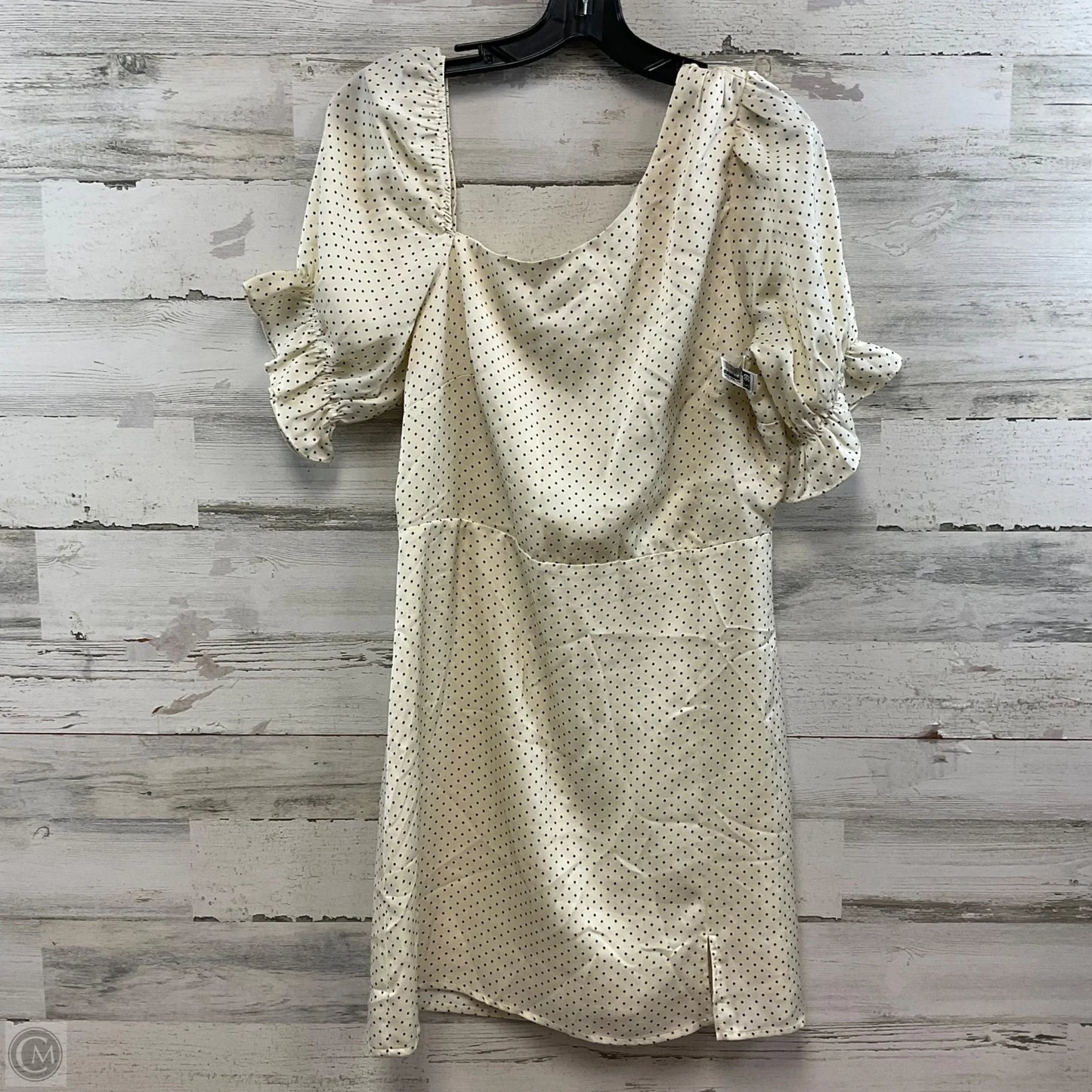 Dress Casual Short By Le Lis In Cream, Size: L