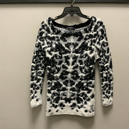 Sweater By White House Black Market  Size: Xxs