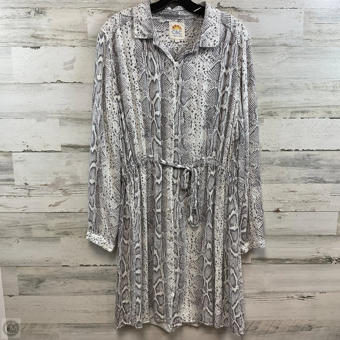 Dress Casual Short By C And C In Grey, Size: L