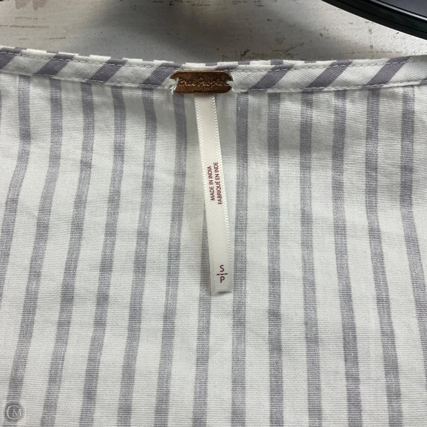 Top Long Sleeve By Free People In Grey, Size: S