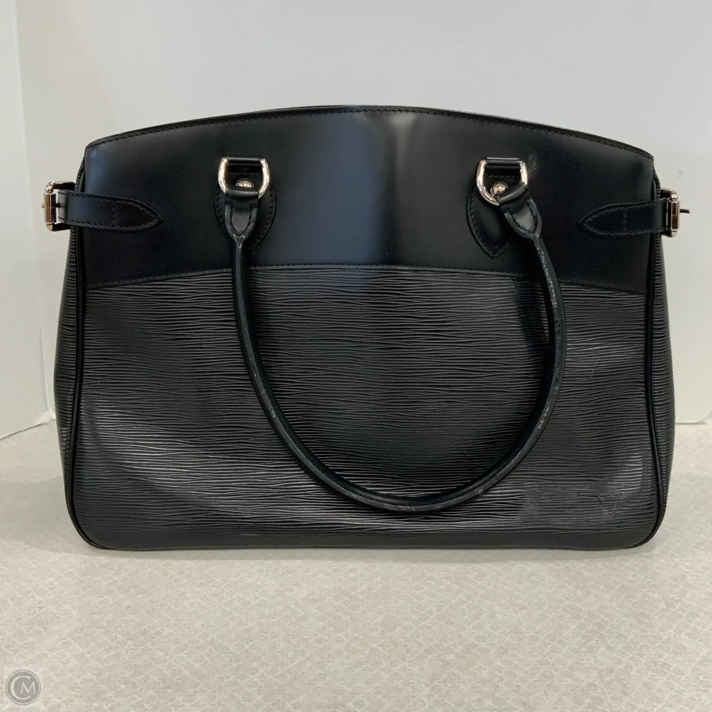 Handbag Luxury Designer By Louis Vuitton, Size: Large