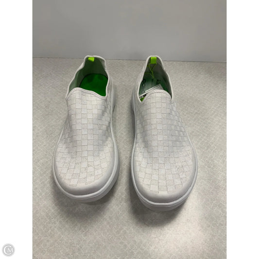 Shoes Sneakers By Oofos In White, Size: 12