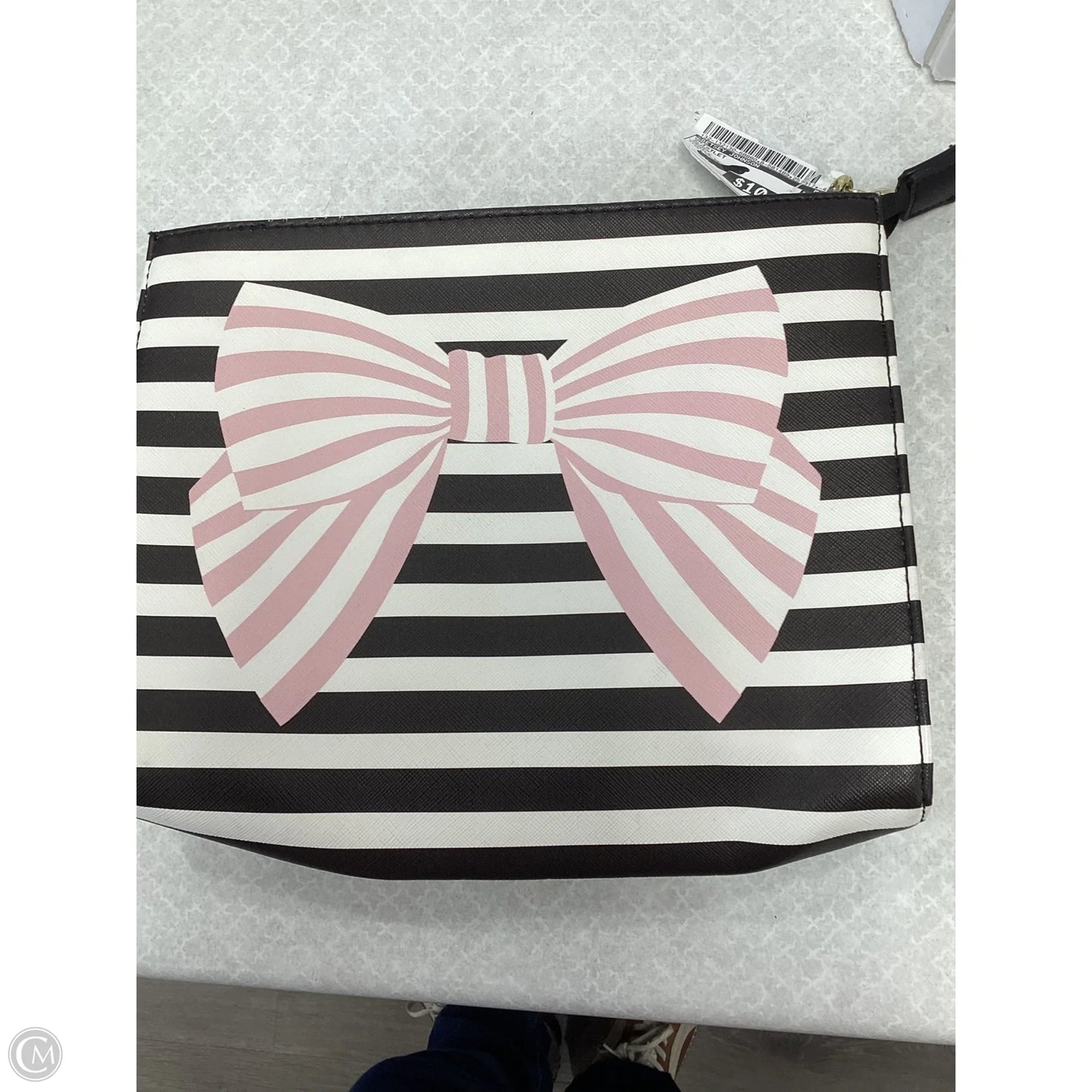 Wristlet By Betsey Johnson, Size: Large