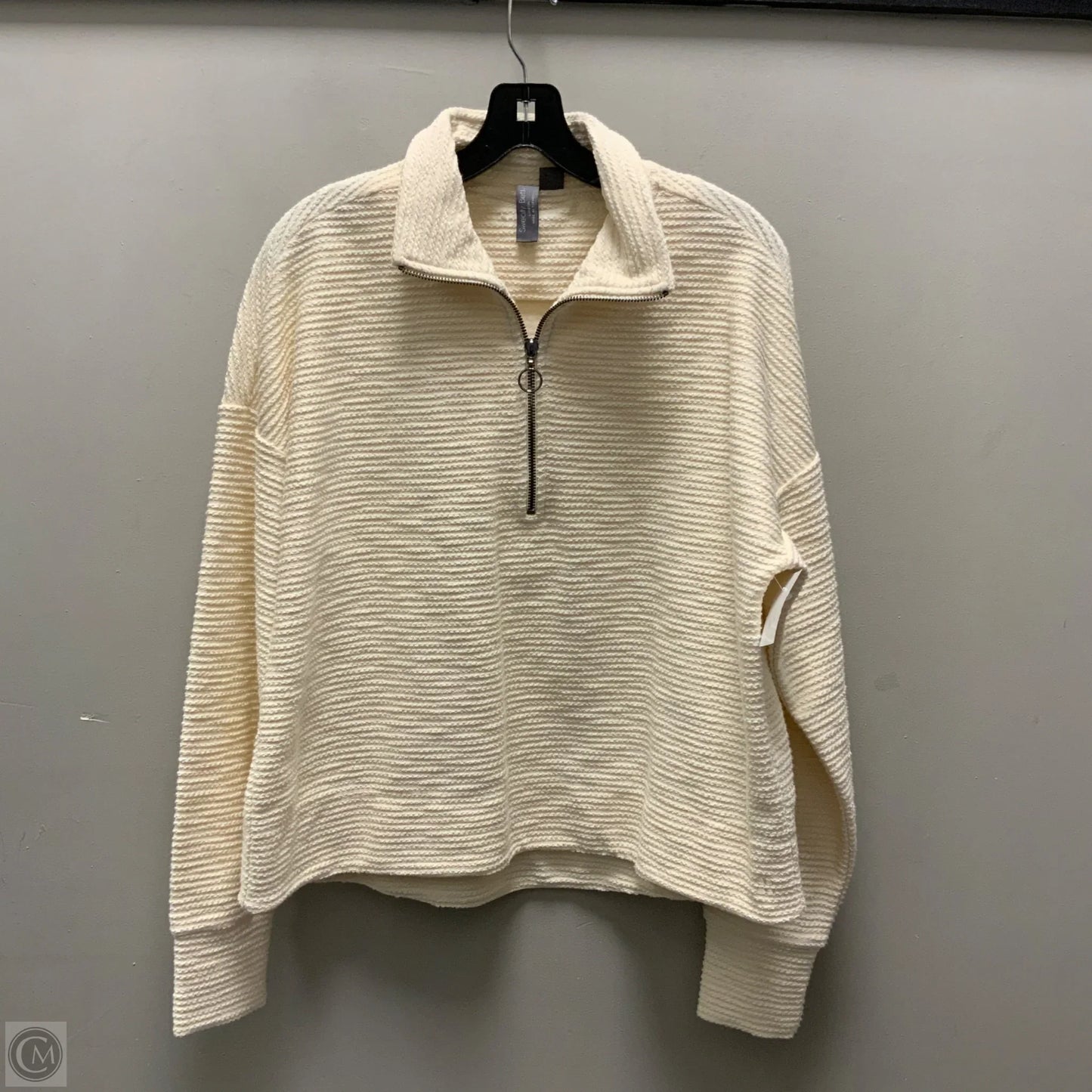 Athletic Top Long Sleeve Collar By Sweaty Betty In Cream, Size: M