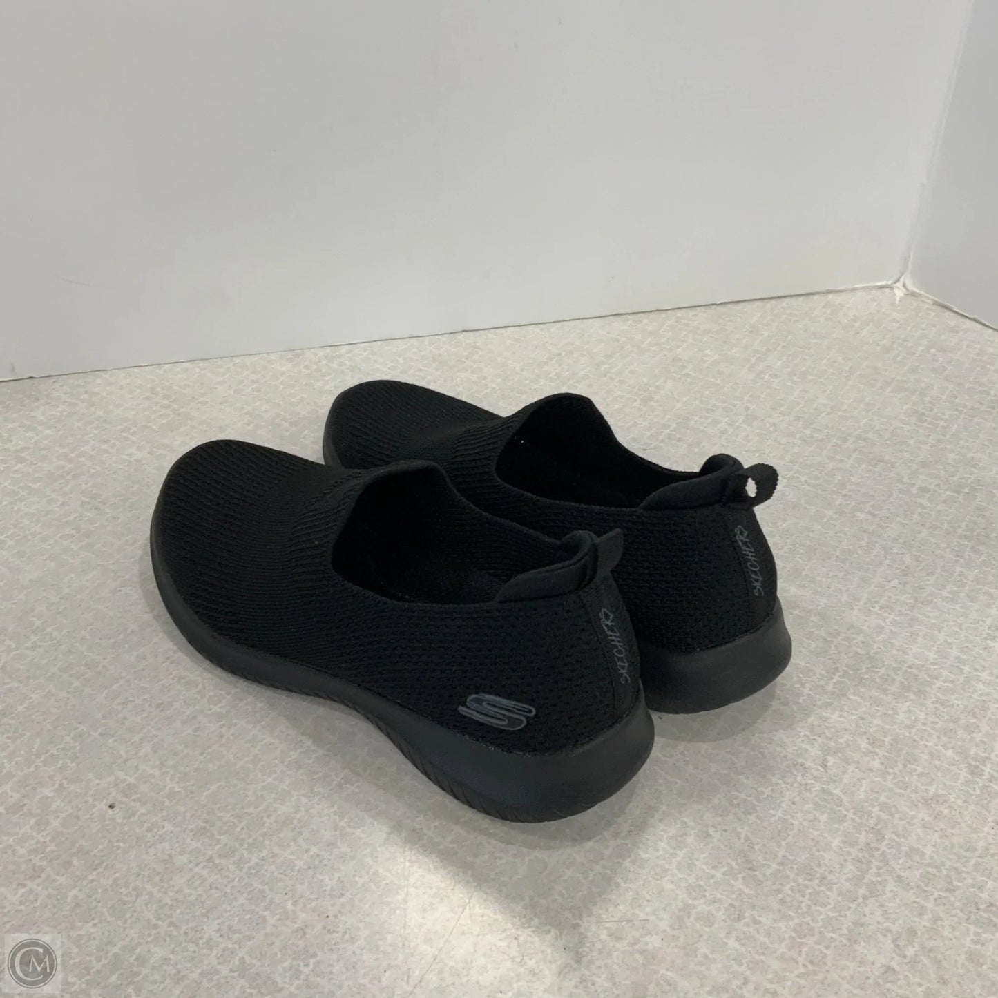 Shoes Sneakers By Skechers In Black, Size: 6.5