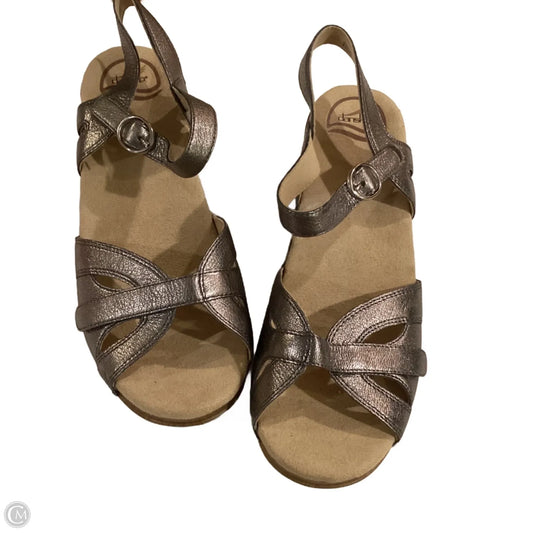 Sandals Heels Block By Dansko In Silver, Size: 8.5