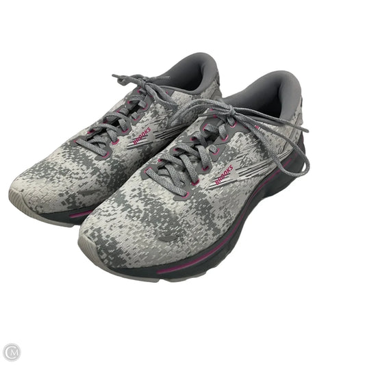 Shoes Athletic By Brooks In Grey, Size: 10.5