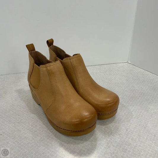 Boots Ankle Heels By Dansko In Brown, Size: 10