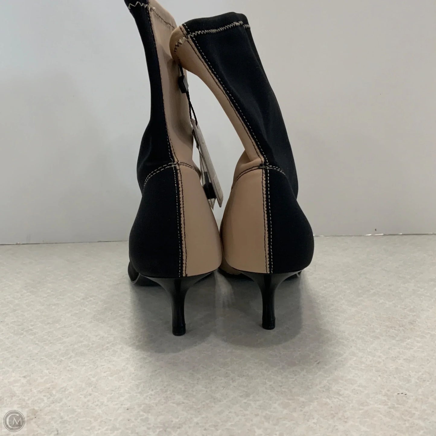Boots Ankle Heels By Zara In Black & Tan, Size: 6