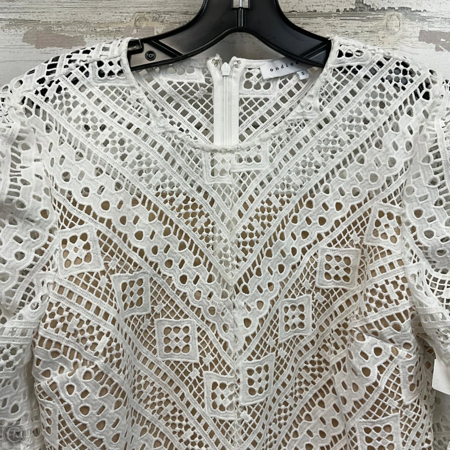 Top Short Sleeve By Endless Rose In White, Size: S