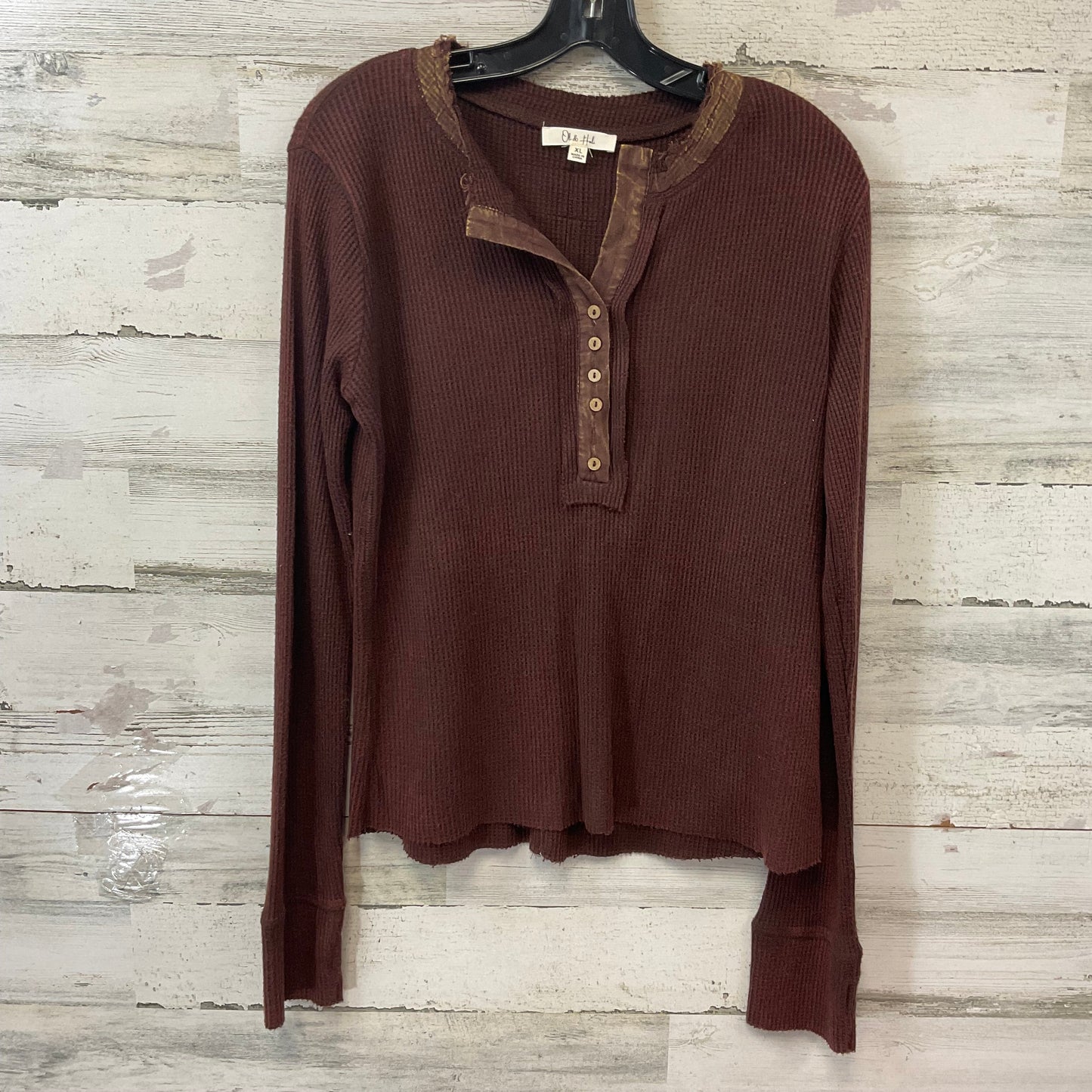 Top Long Sleeve By Oli & Hali In Brown, Size: Xl