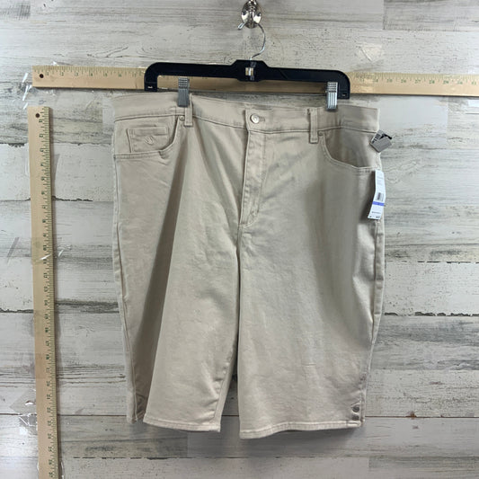 Tan Shorts Gloria Vanderbilt, Size 16