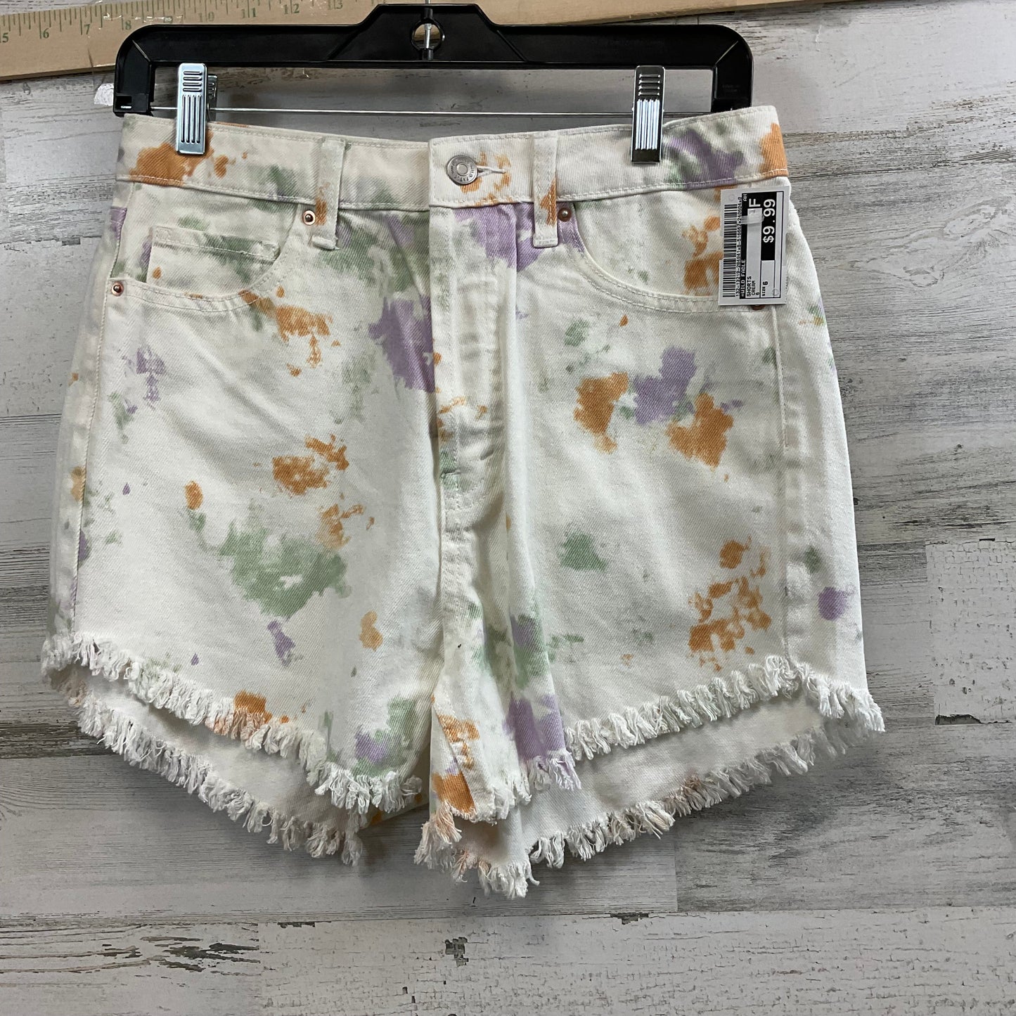 Cream Shorts Wild Fable, Size 6