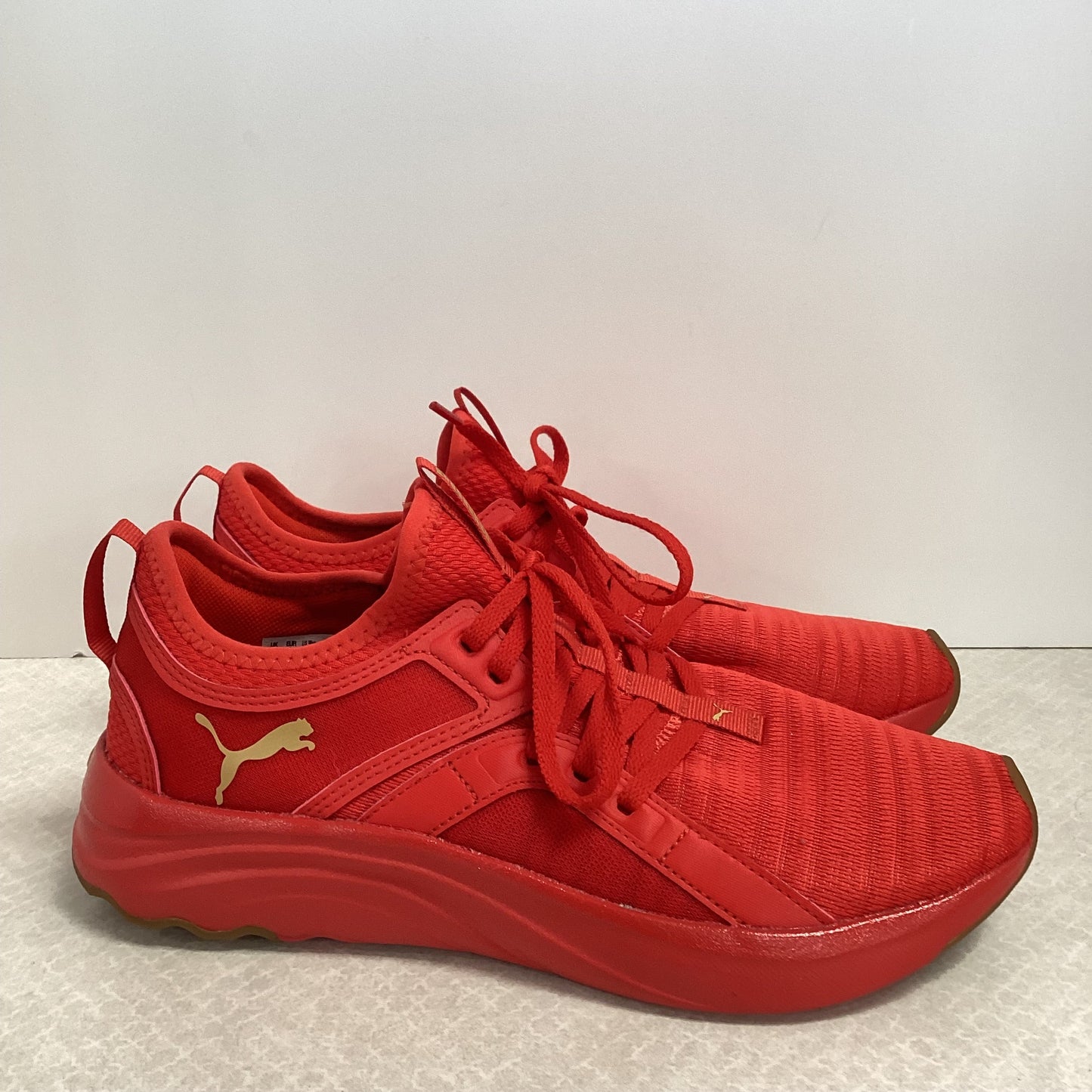 Red Shoes Athletic Puma, Size 10