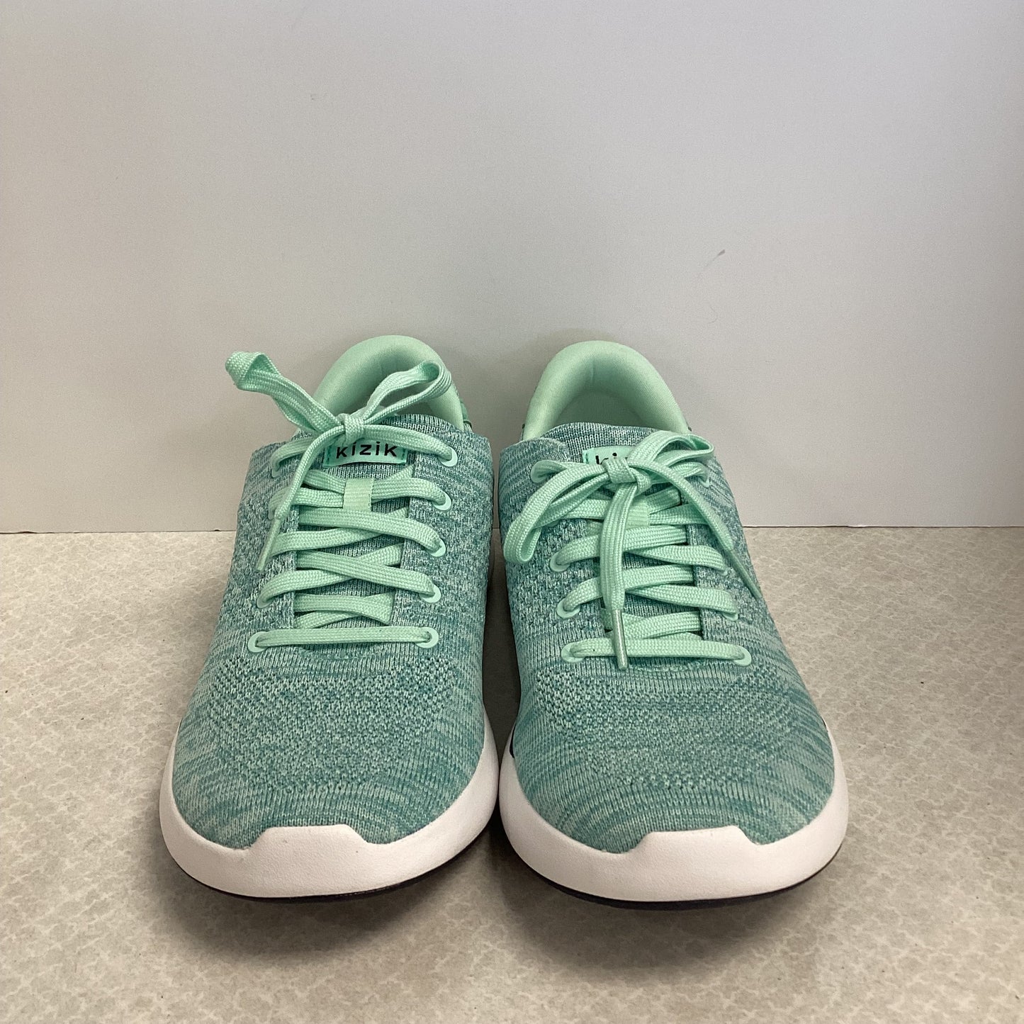 Green Shoes Athletic Kizik, Size 9.5