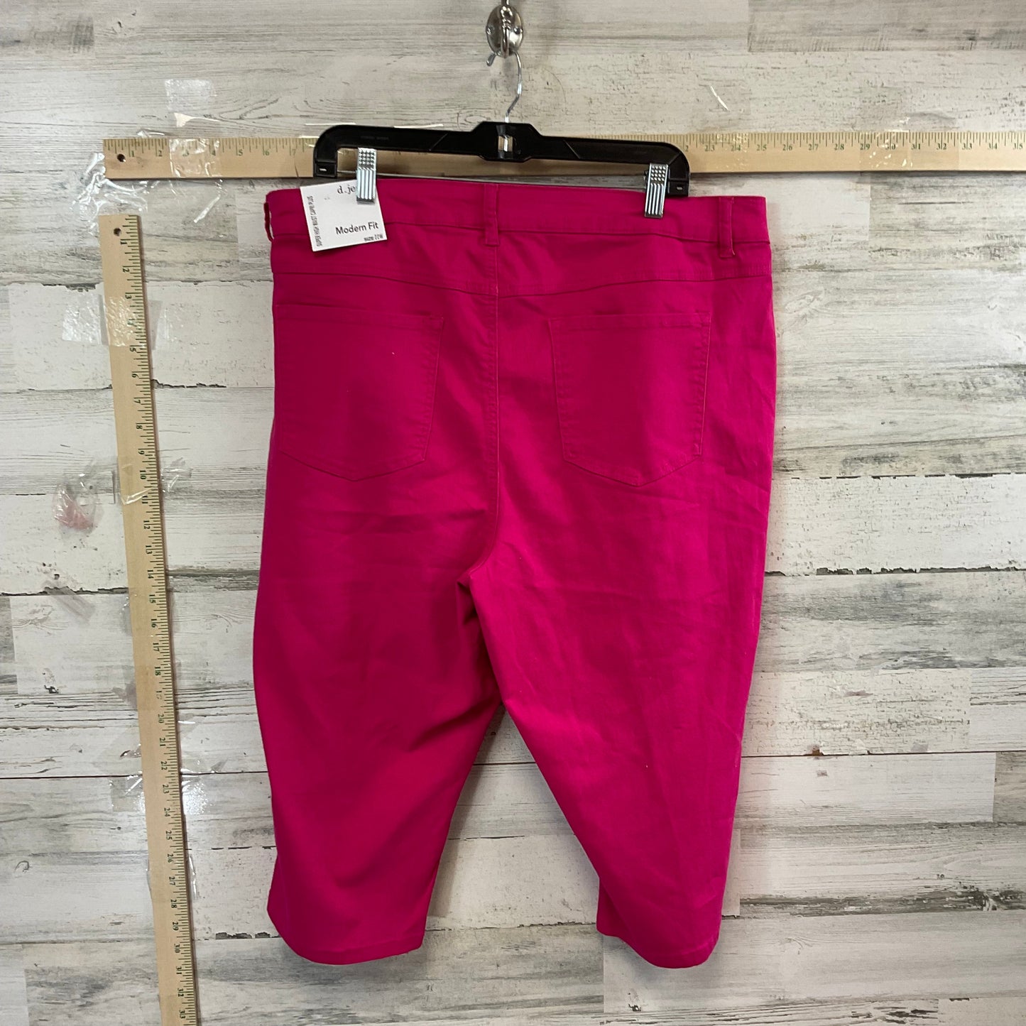 Pink Capris D Jeans, Size 22w