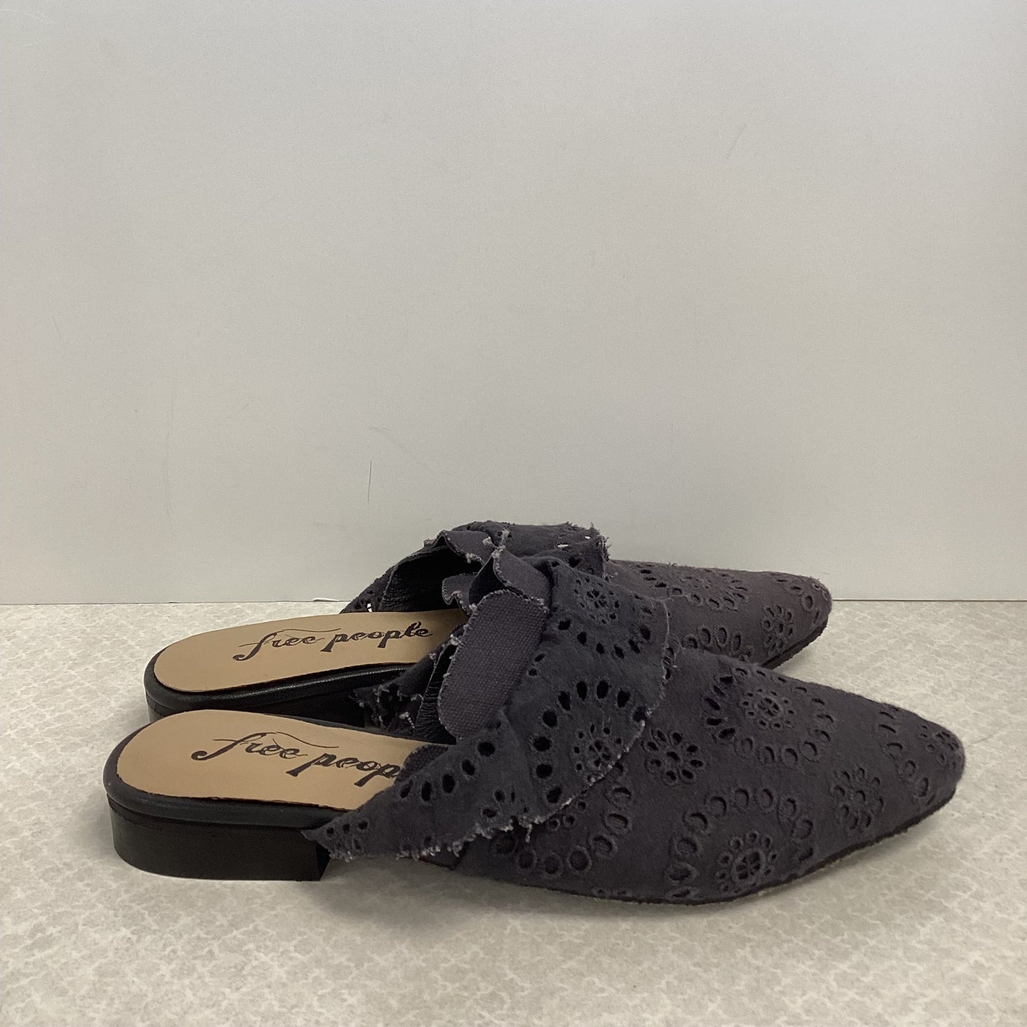 Grey Shoes Flats Free People, Size 6