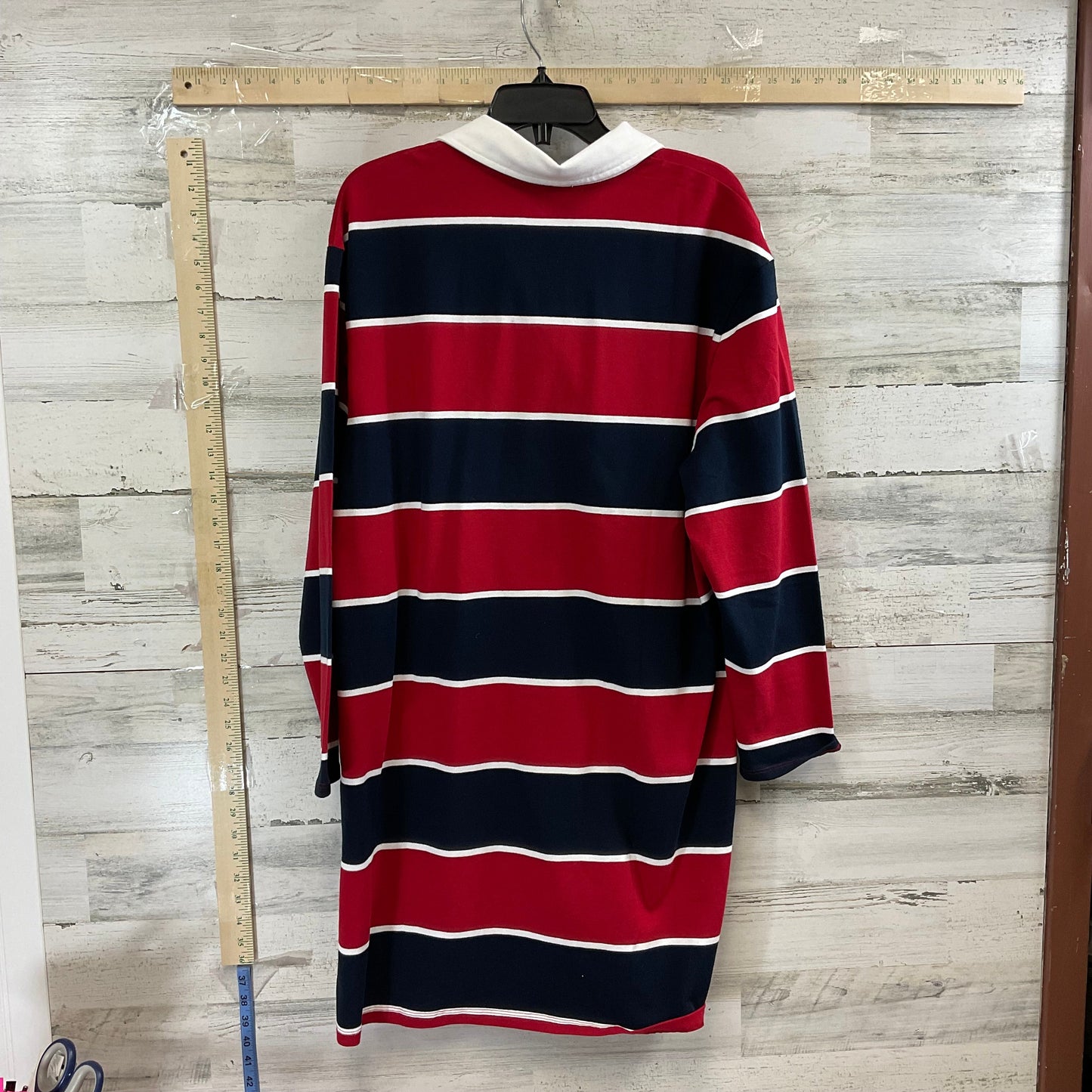 Dress Casual Short By Tommy Hilfiger In Blue & Red & White, Size: Xl