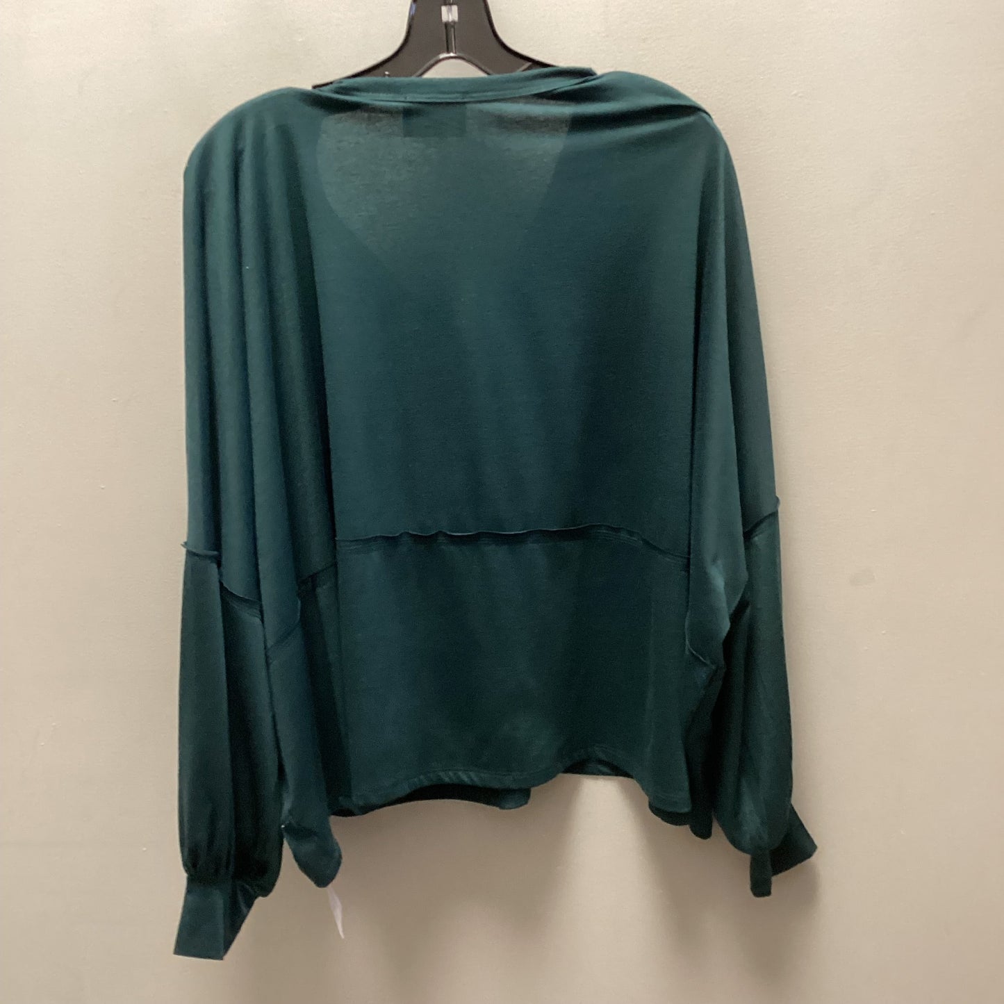 Top Long Sleeve By Andree By Unit In Green, Size: S