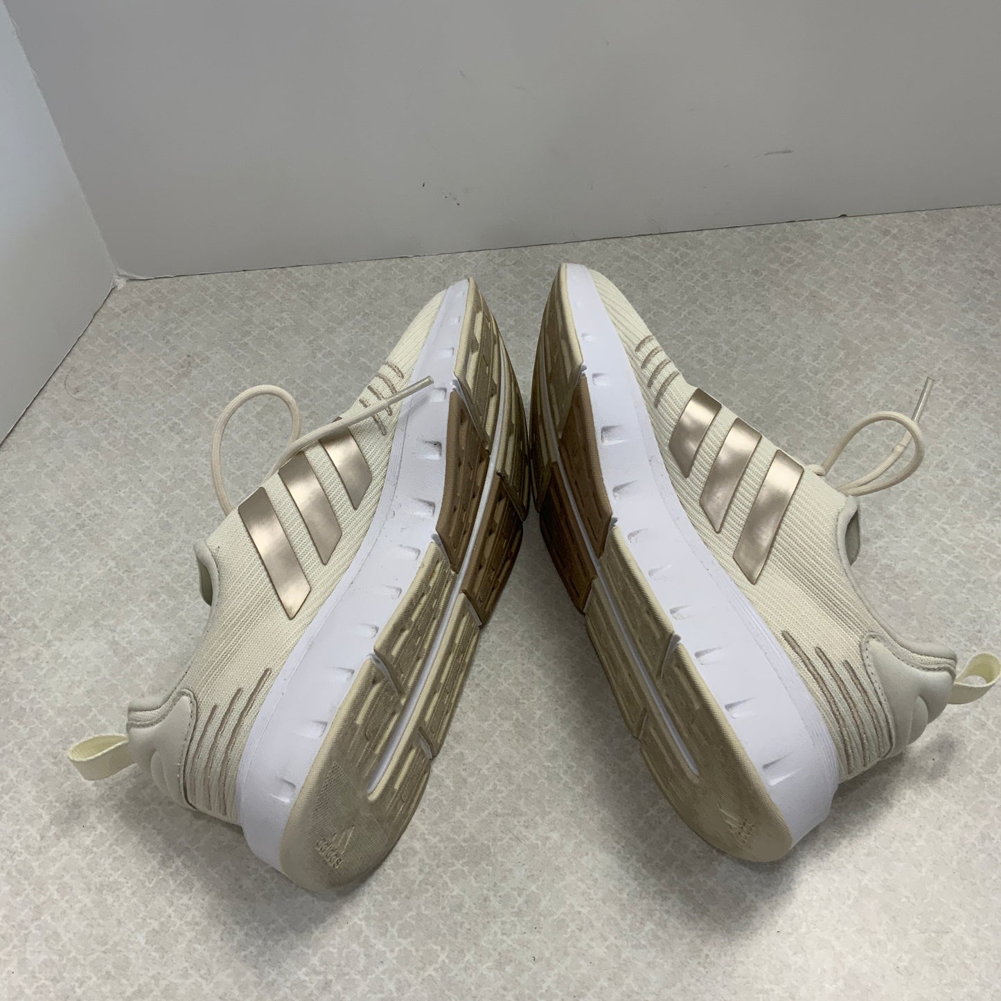 Shoes Athletic By Adidas In Cream, Size: 7.5