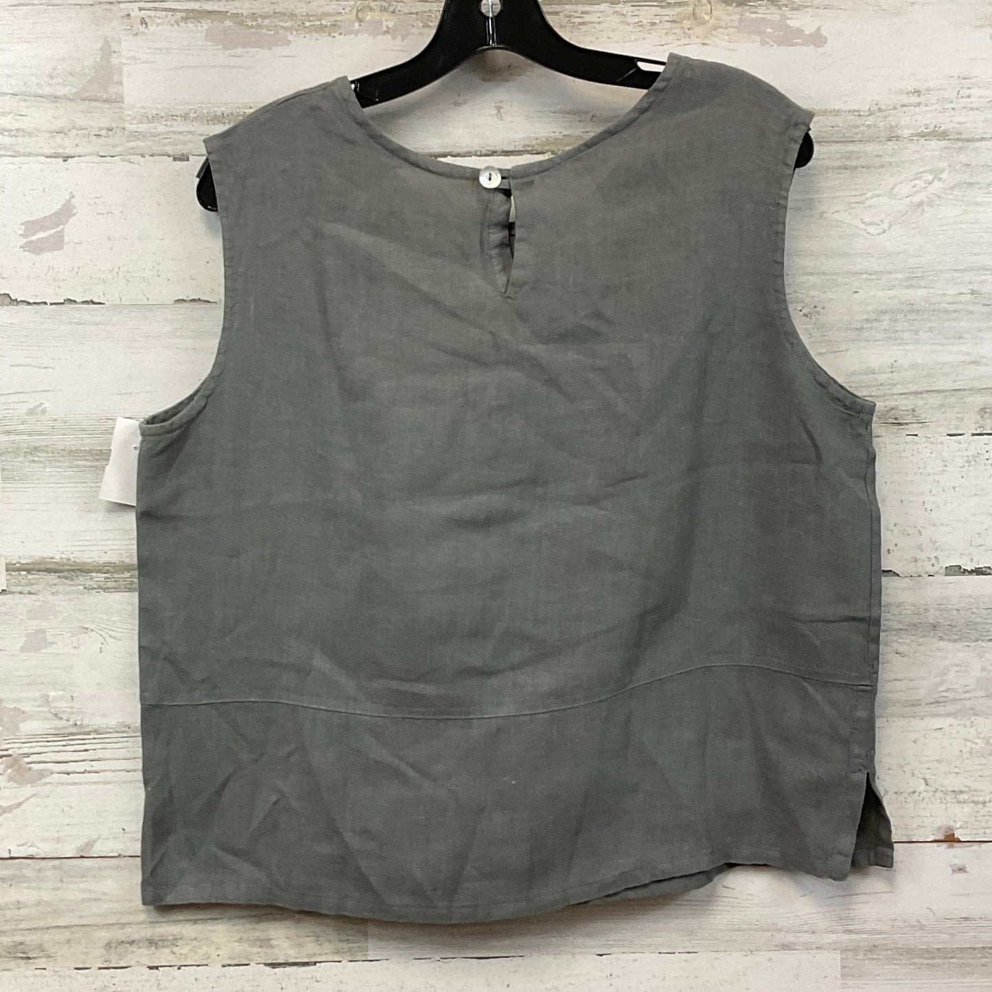 Top Sleeveless By Bryn Walker In Grey, Size: M