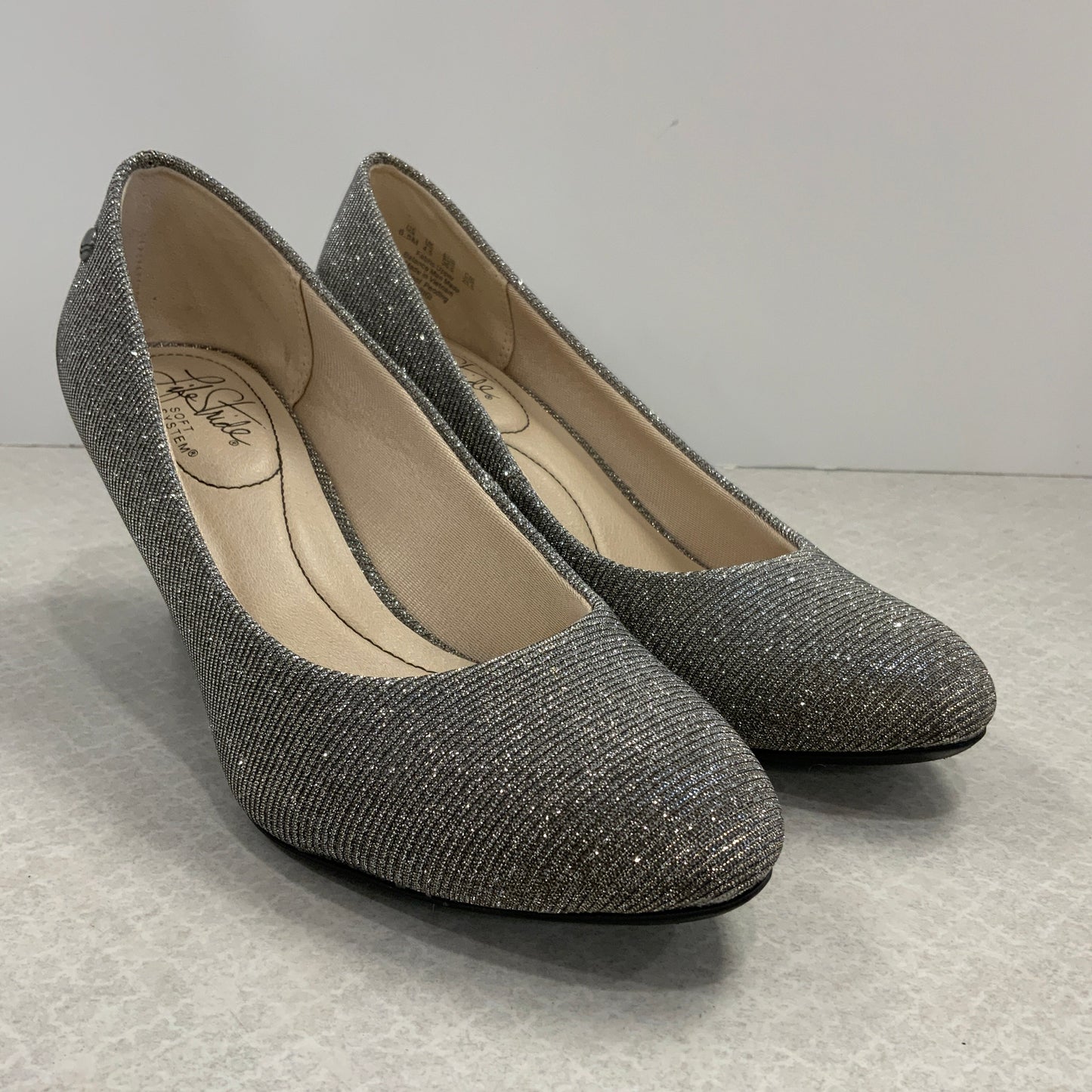 Shoes Heels Kitten By Life Stride In Silver, Size: 6.5