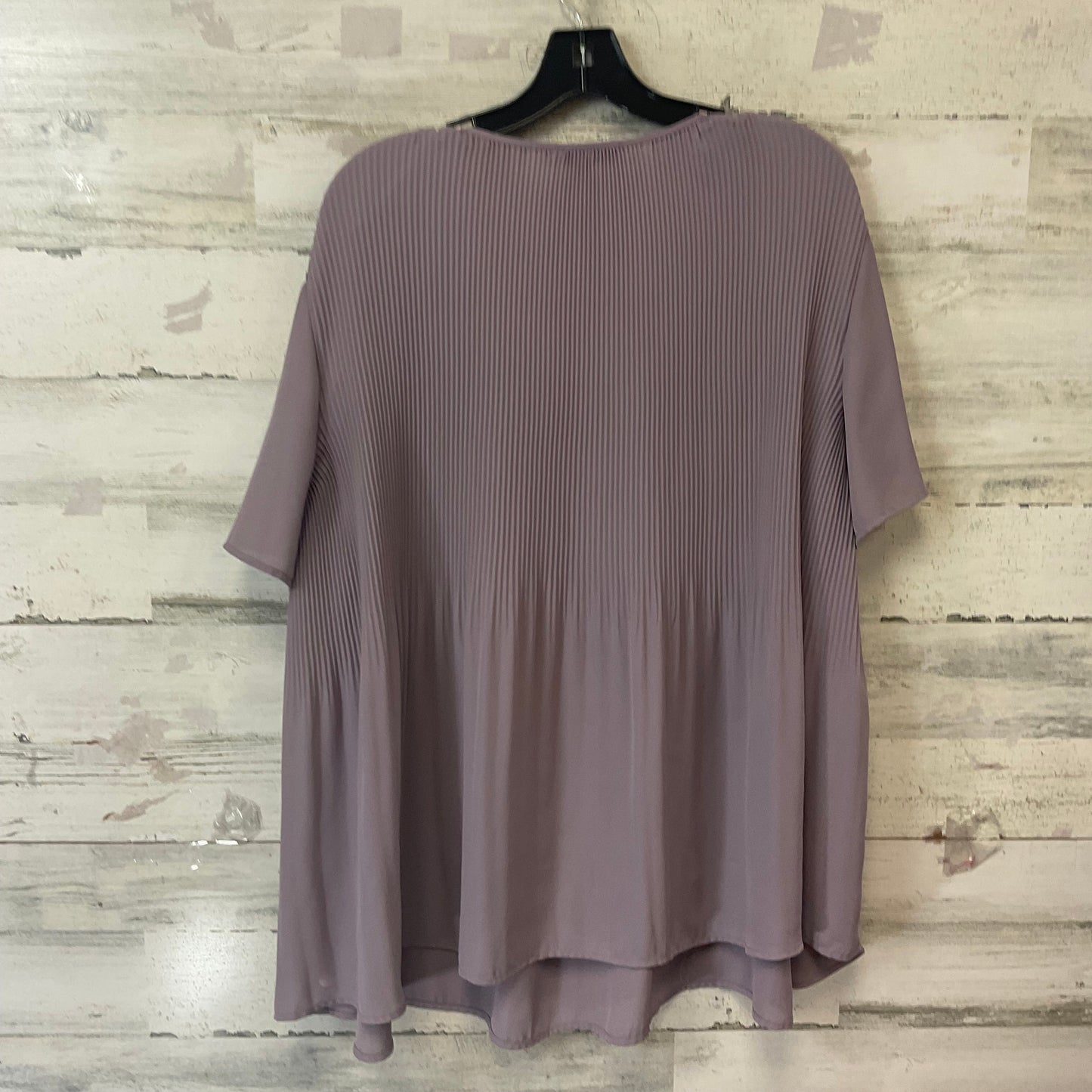 Top Short Sleeve By Daniel Rainn In Purple, Size: 2x