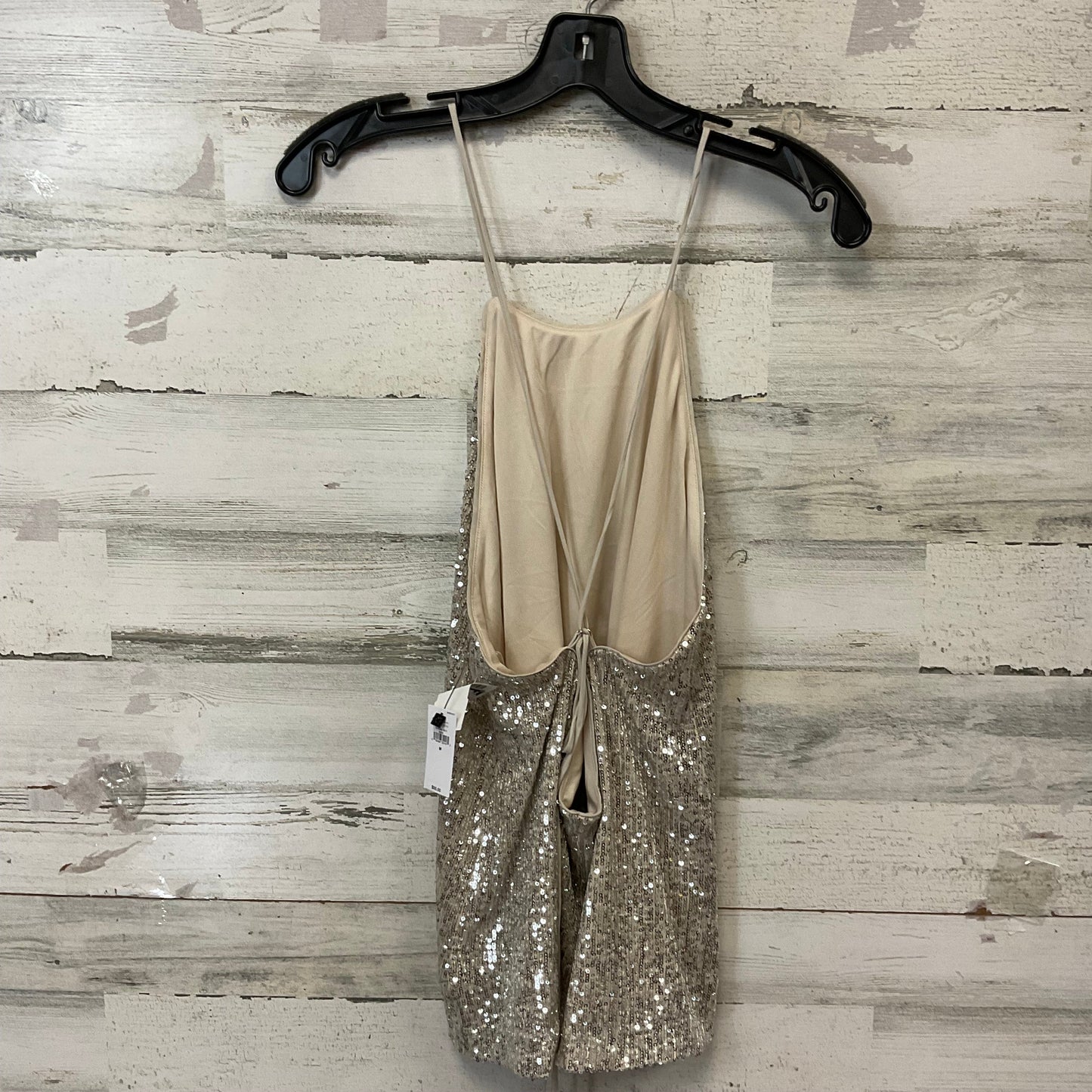 Top Sleeveless By Banana Republic In Cream, Size: M