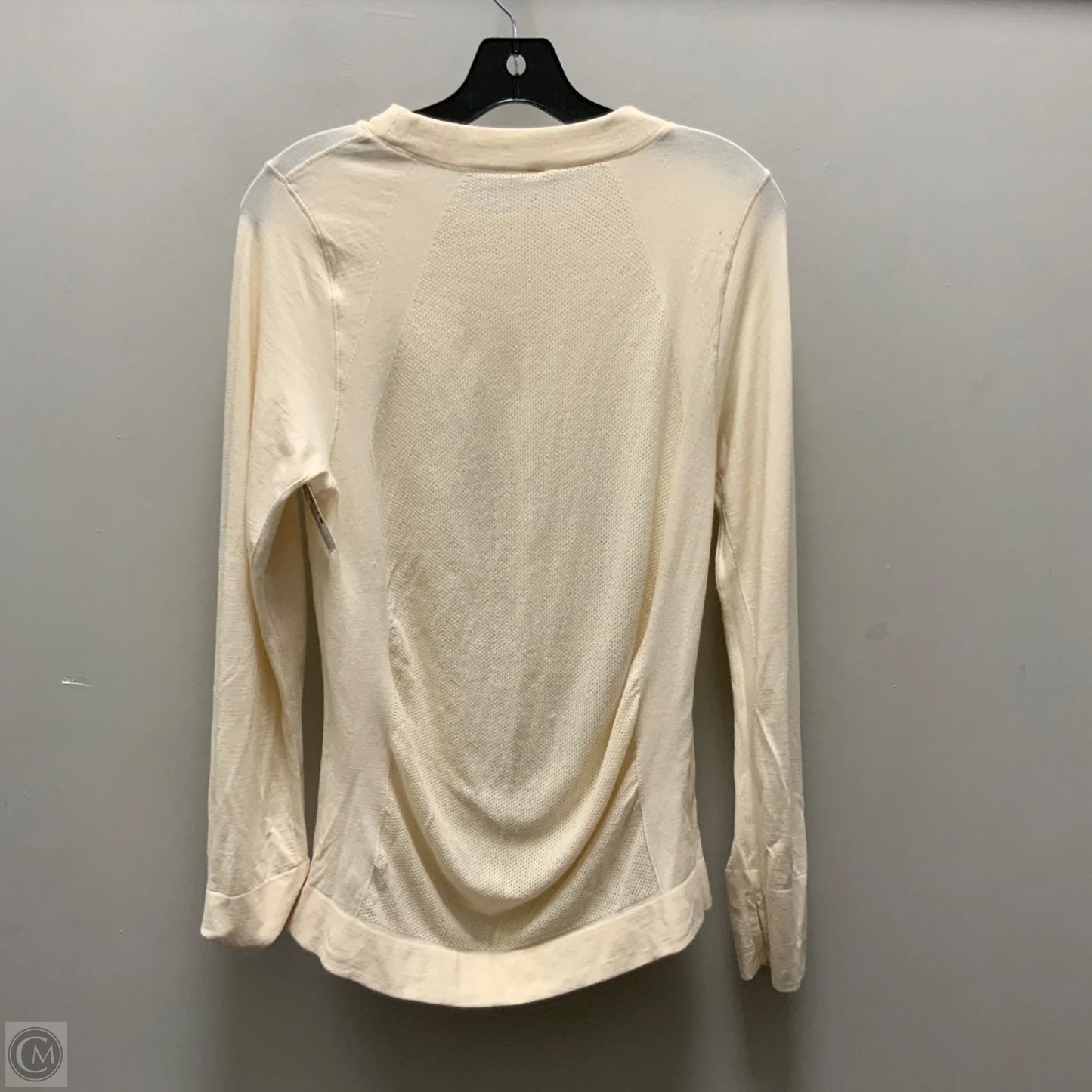 Athletic Top Long Sleeve Crewneck By Athleta In Cream, Size: Xl