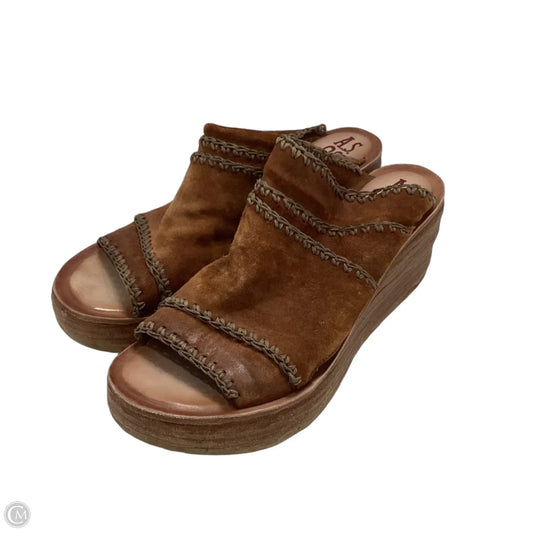 Sandals Heels Wedge By As 98 In Brown, Size: 10