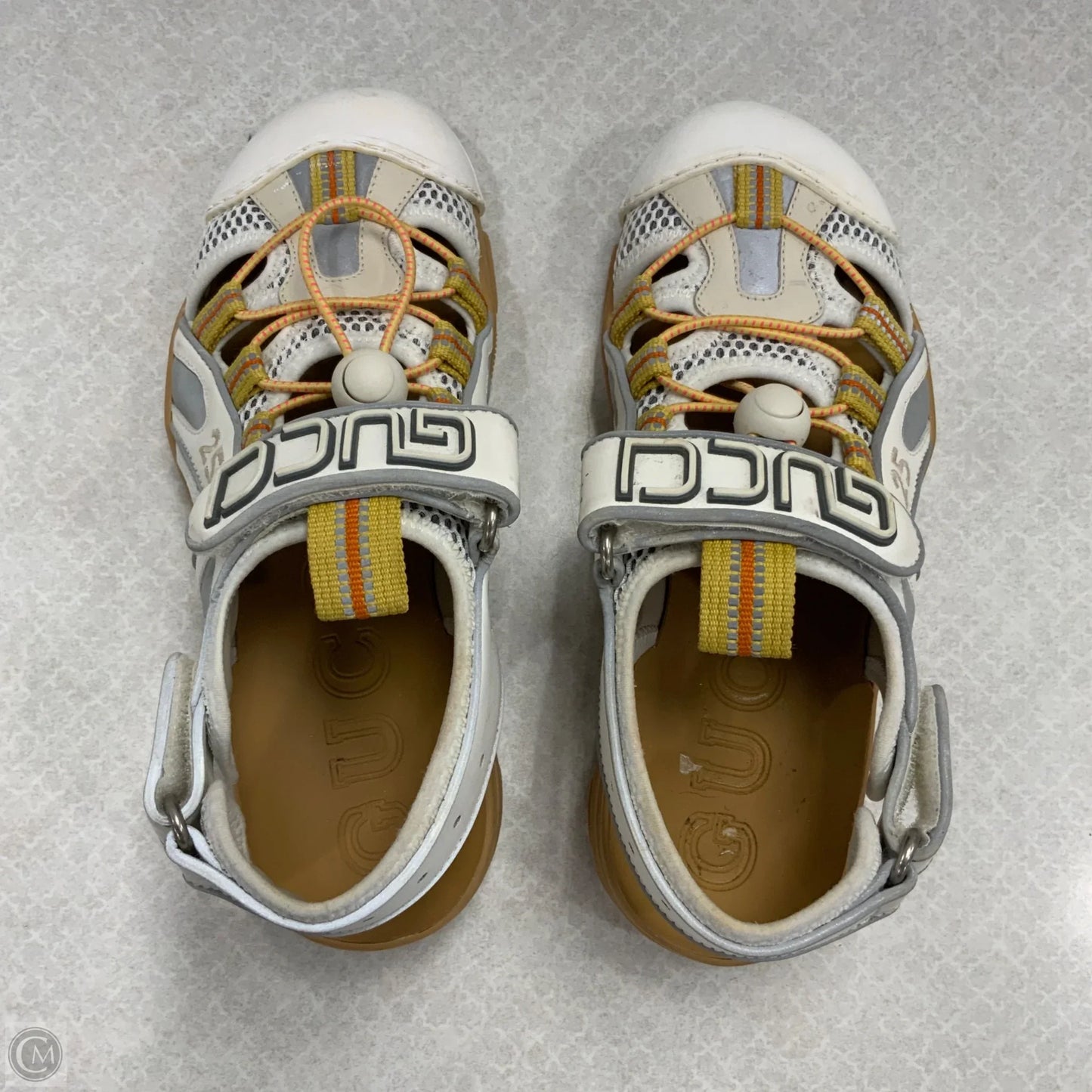 Shoes Luxury Designer By Gucci In White, Size: 6