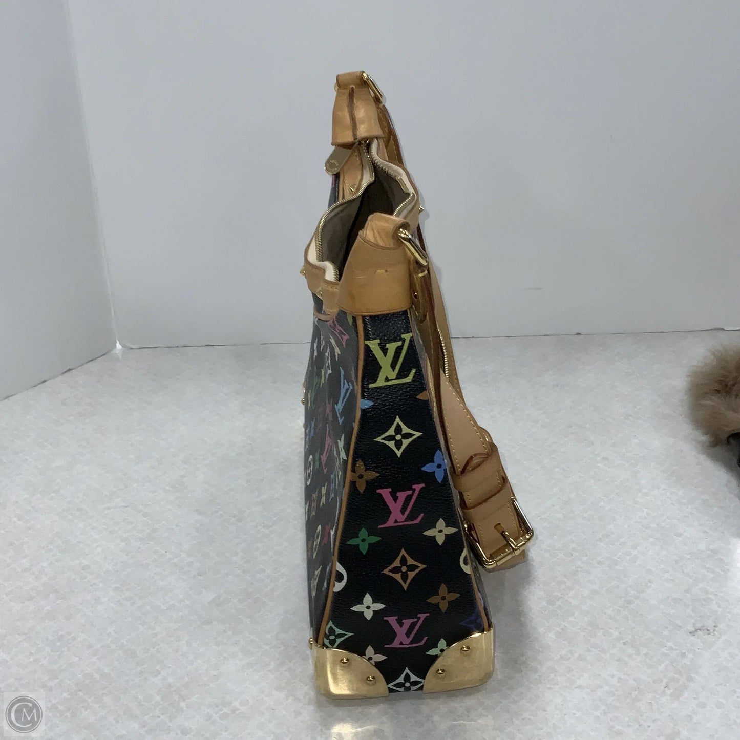 Handbag Luxury Designer By Louis Vuitton, Size: Medium