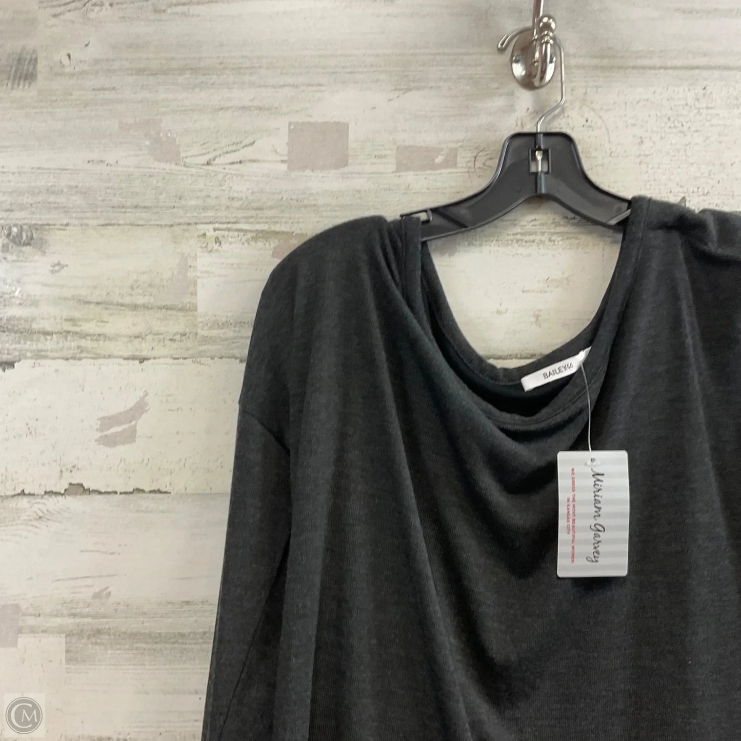 Dress Casual Short By Bailey 44 In Black & Grey, Size: L