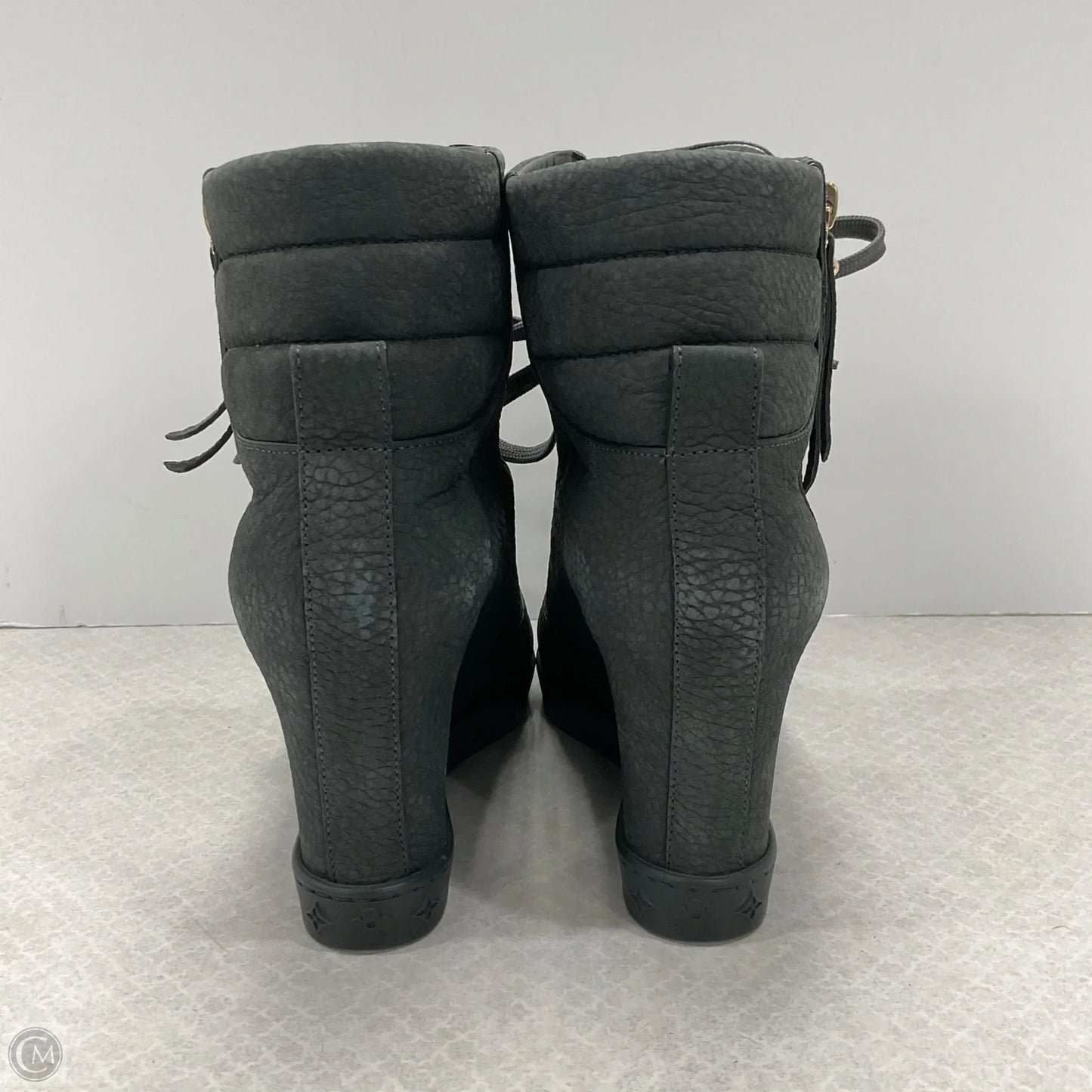 Boots Luxury Designer By Louis Vuitton In Grey, Size: 8.5