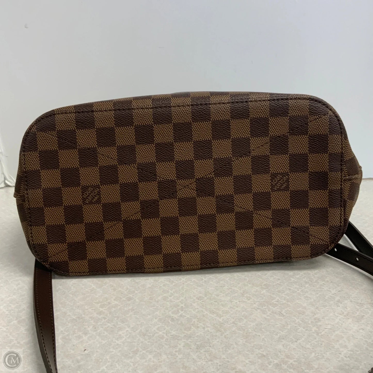 Handbag Luxury Designer By Louis Vuitton, Size: Medium