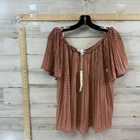 Top Short Sleeve By She + Sky  Size: M