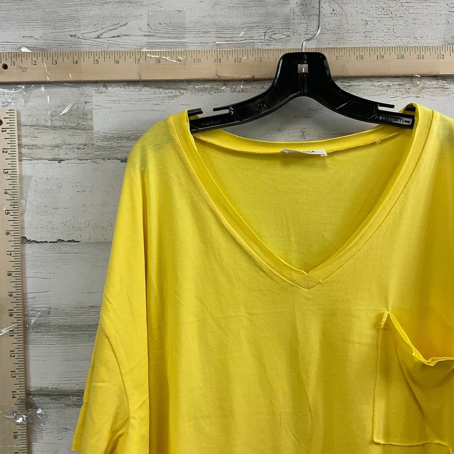 Yellow Top Short Sleeve Zenana Outfitters, Size L
