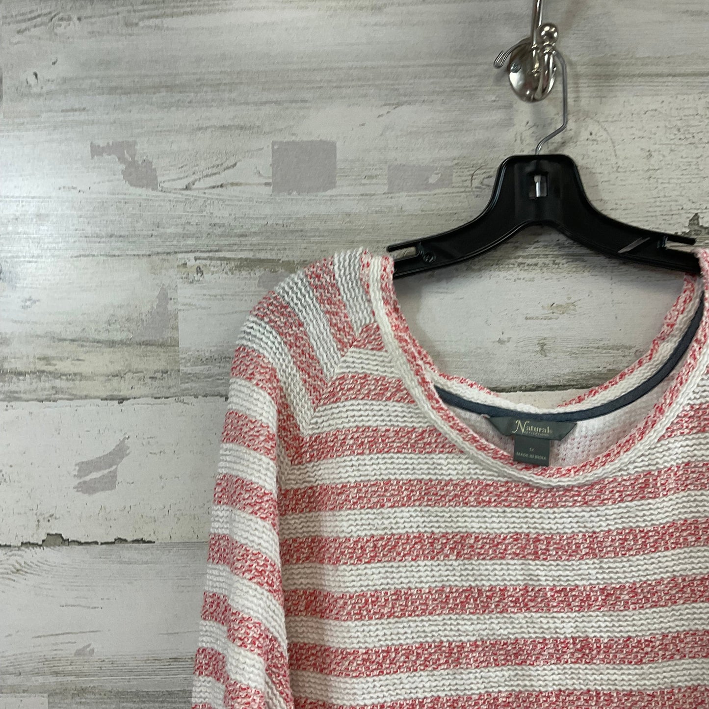 Top 3/4 Sleeve By Natural Reflections In Red & White, Size: 1x