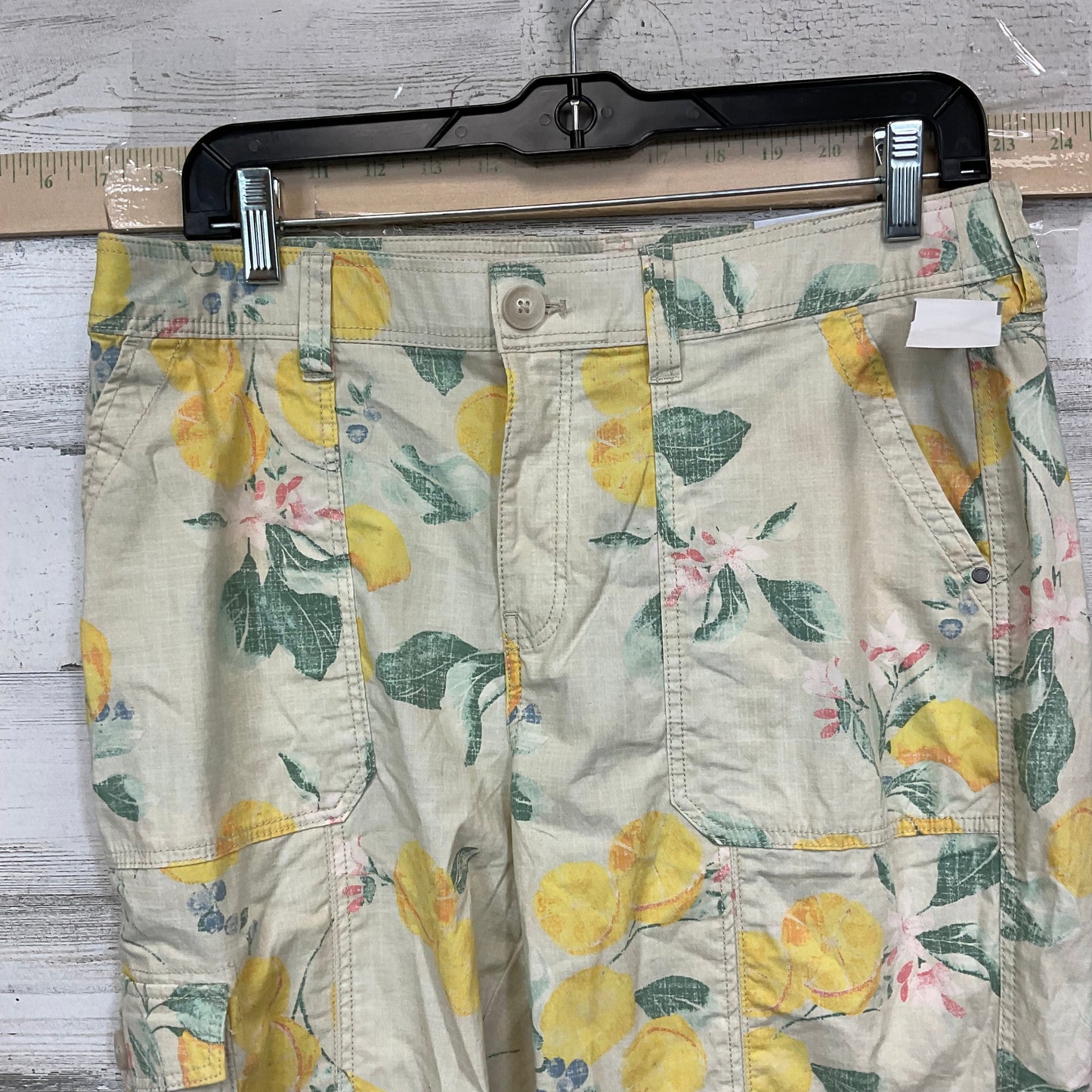 Pants Cropped By Chicos In Yellow, Size: 6