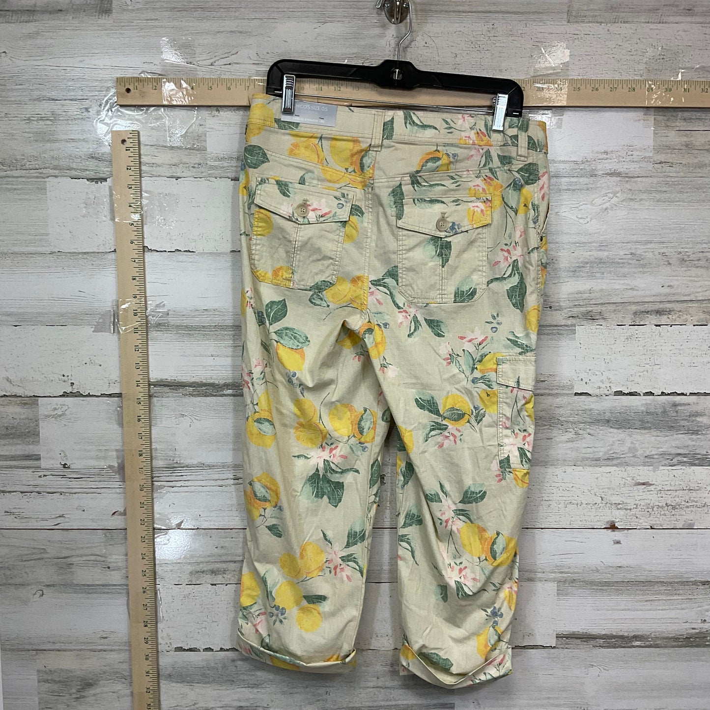 Pants Cropped By Chicos In Yellow, Size: 6