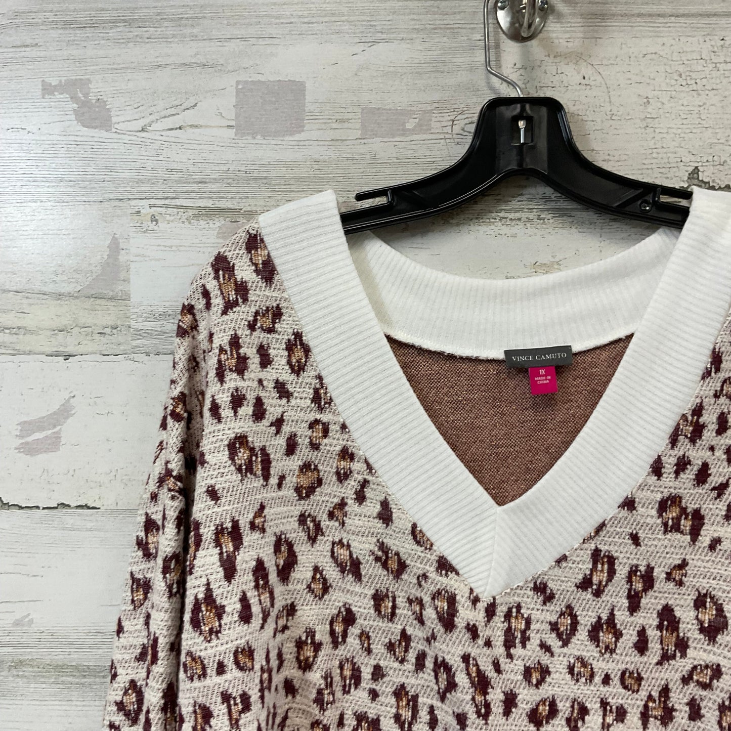 Top Long Sleeve By Vince Camuto In Animal Print, Size: 1x