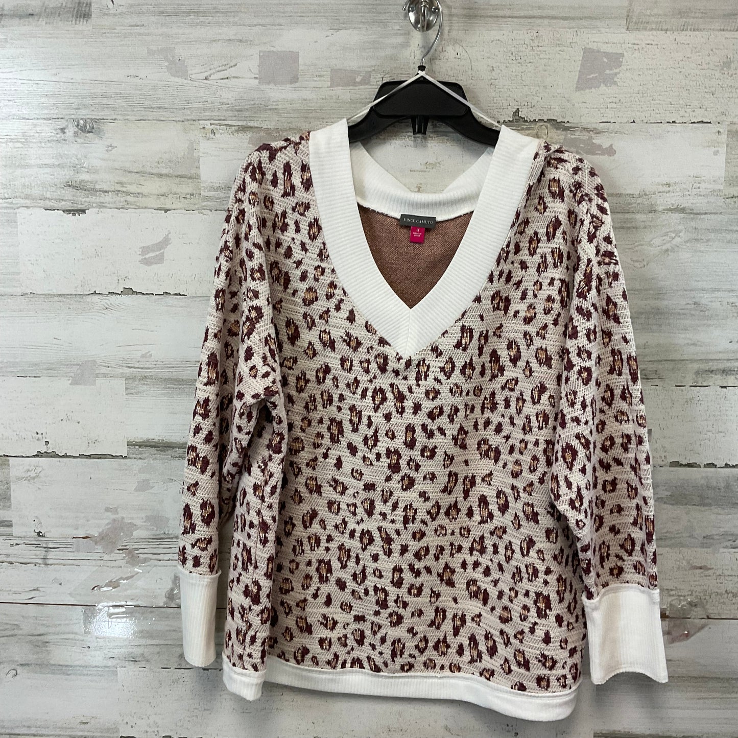 Top Long Sleeve By Vince Camuto In Animal Print, Size: 1x