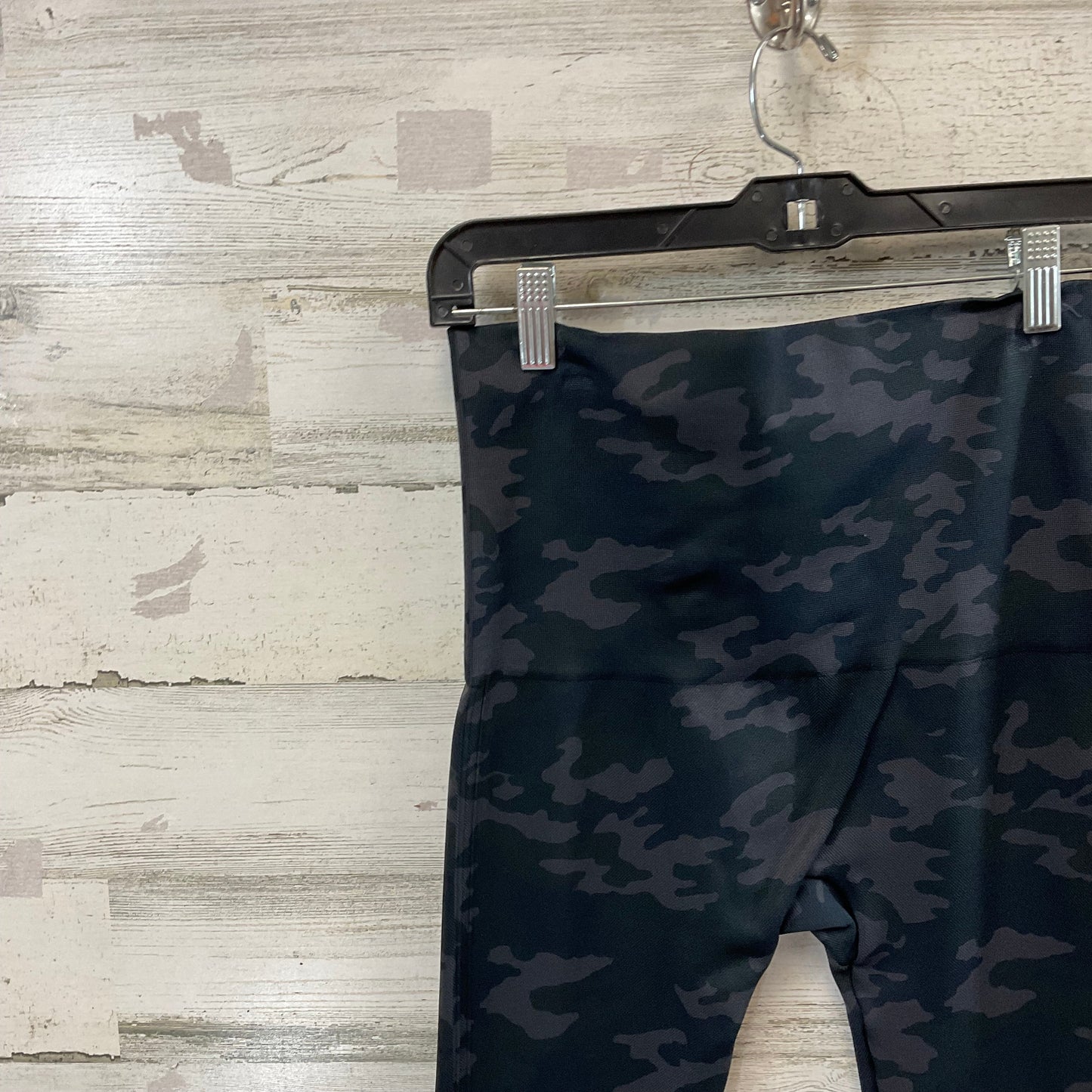 Pants Leggings By Spanx In Camouflage Print, Size: 1x