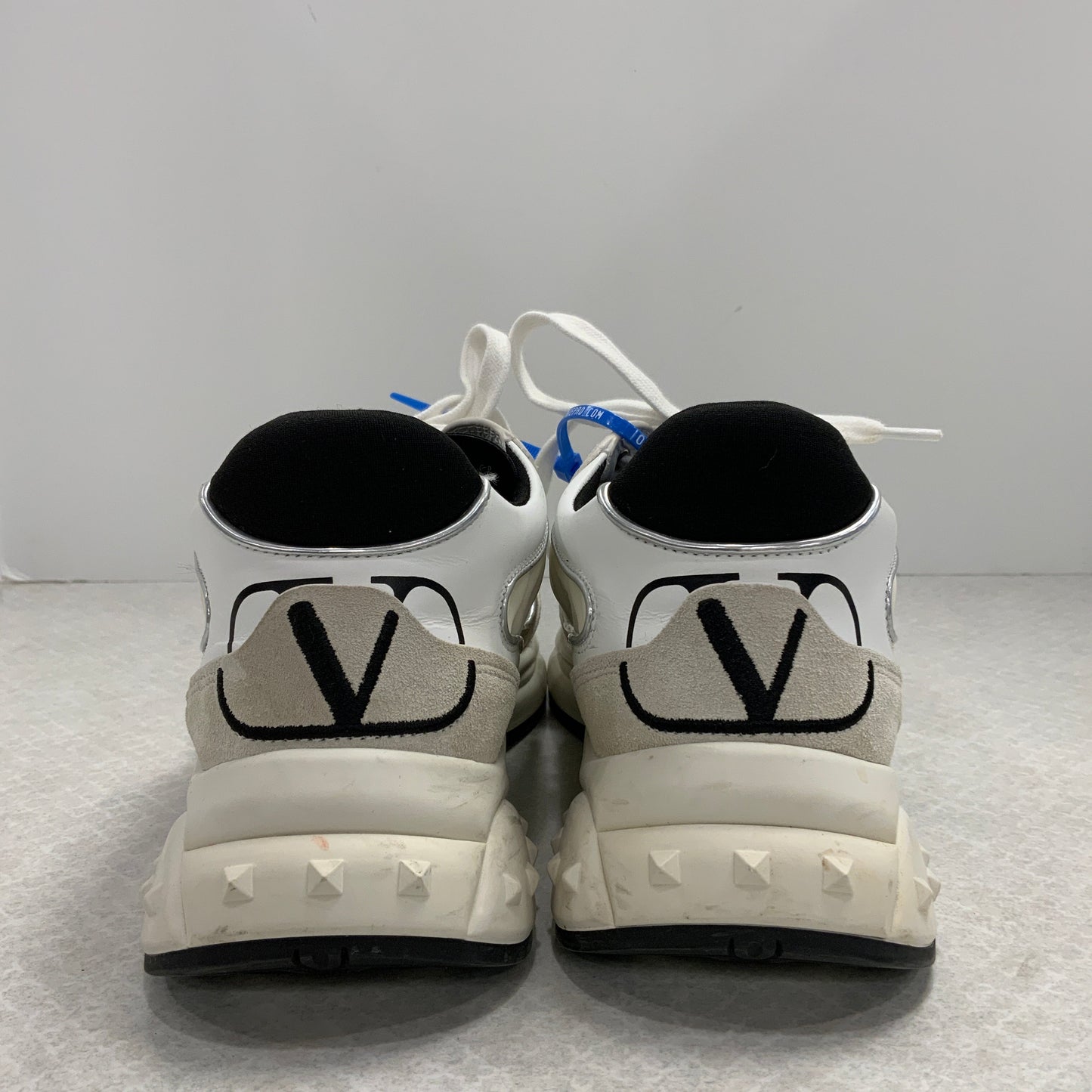 Shoes Luxury Designer By Valentino-garavani In White, Size: 8.5